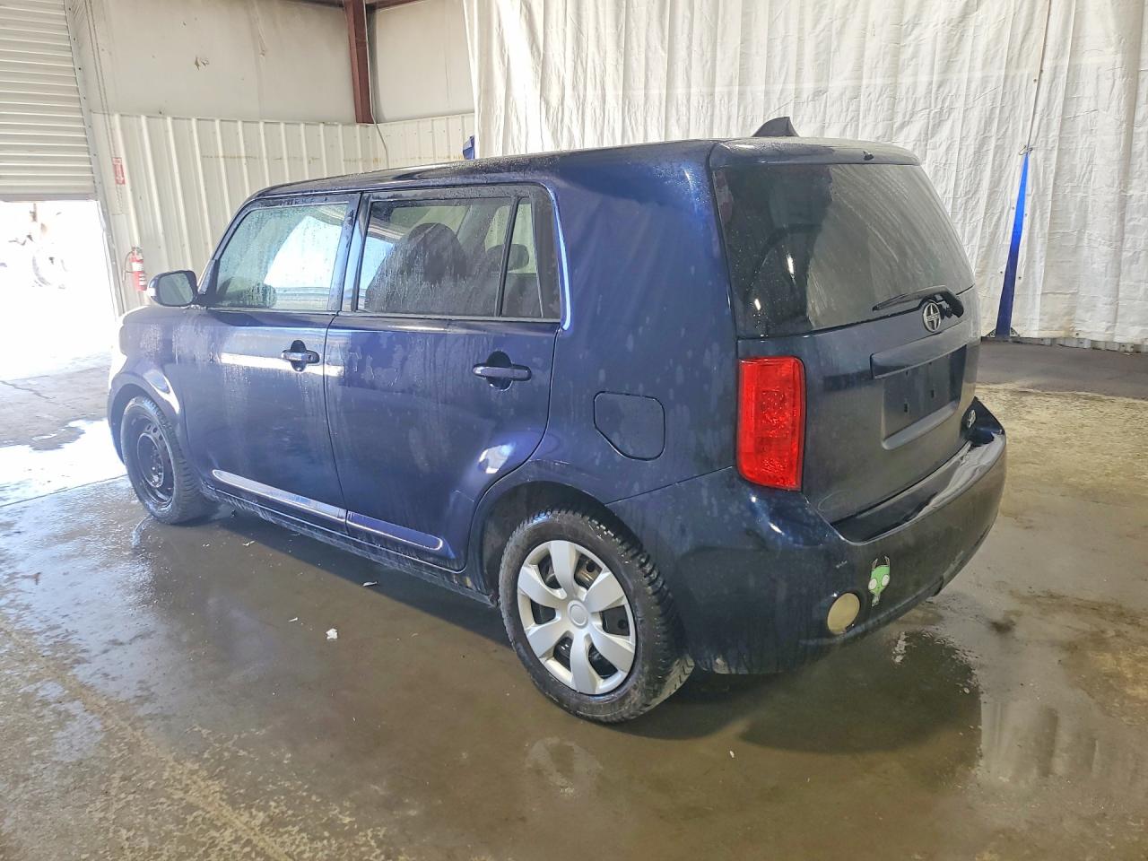 2008 TOYOTA Scion VIN JTLKE50E281032378 photo 2