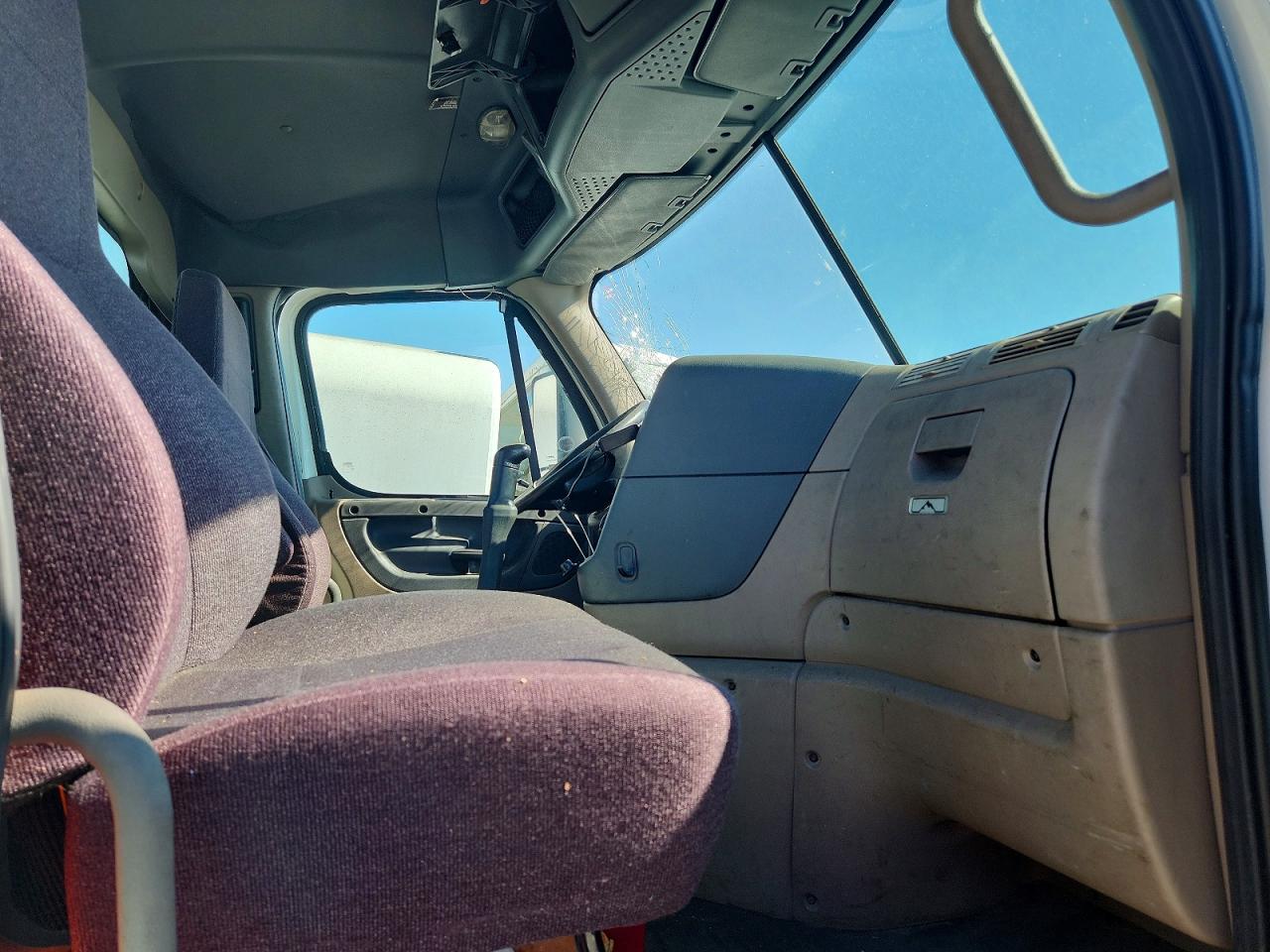 2019 FREIGHTLINER All other VIN 3AKJGEDR2KSKG5681 photo 5