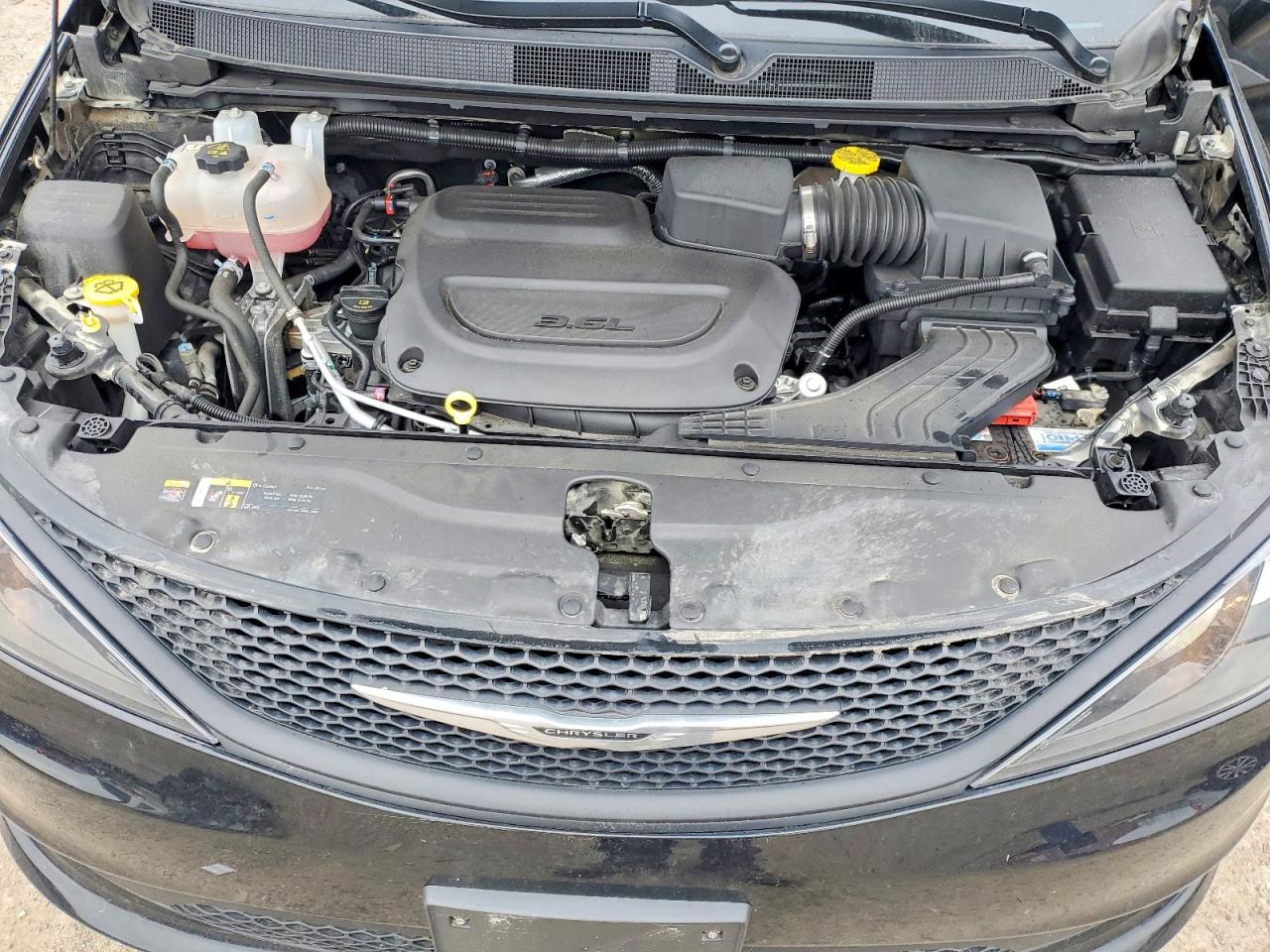 2025 Chrysler All other VIN 2C4RC1ZG5SR507554 photo 12