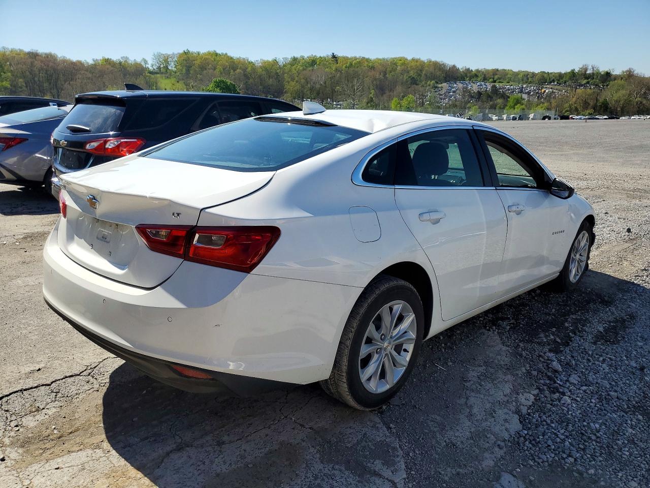 2025 Chevrolet Malibu VIN 1G1ZD5ST8SF142265 photo 3