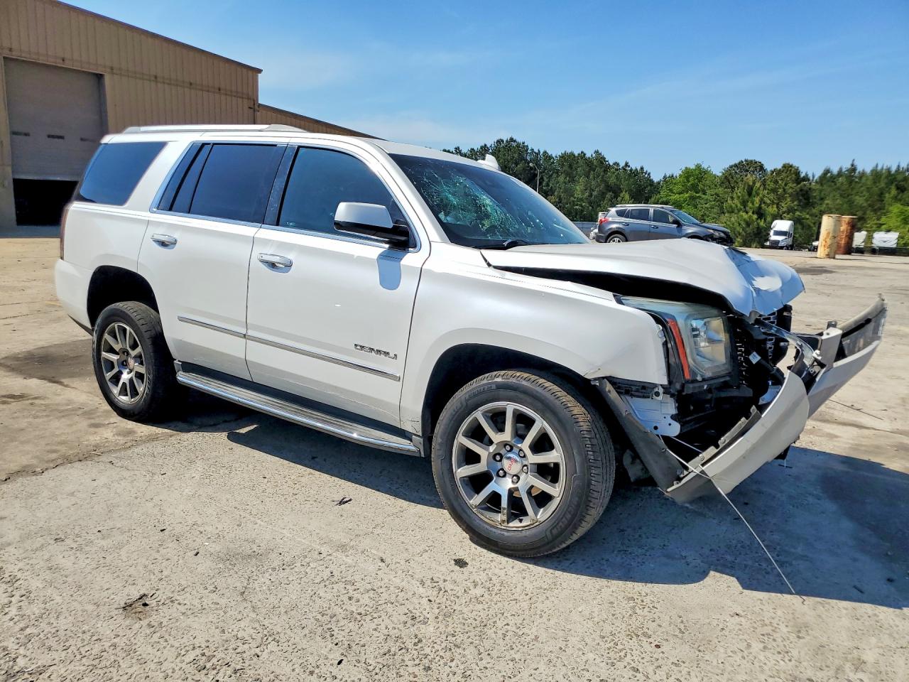 2016 GMC Yukon VIN 1GKS1CKJ5GR364003 photo 4