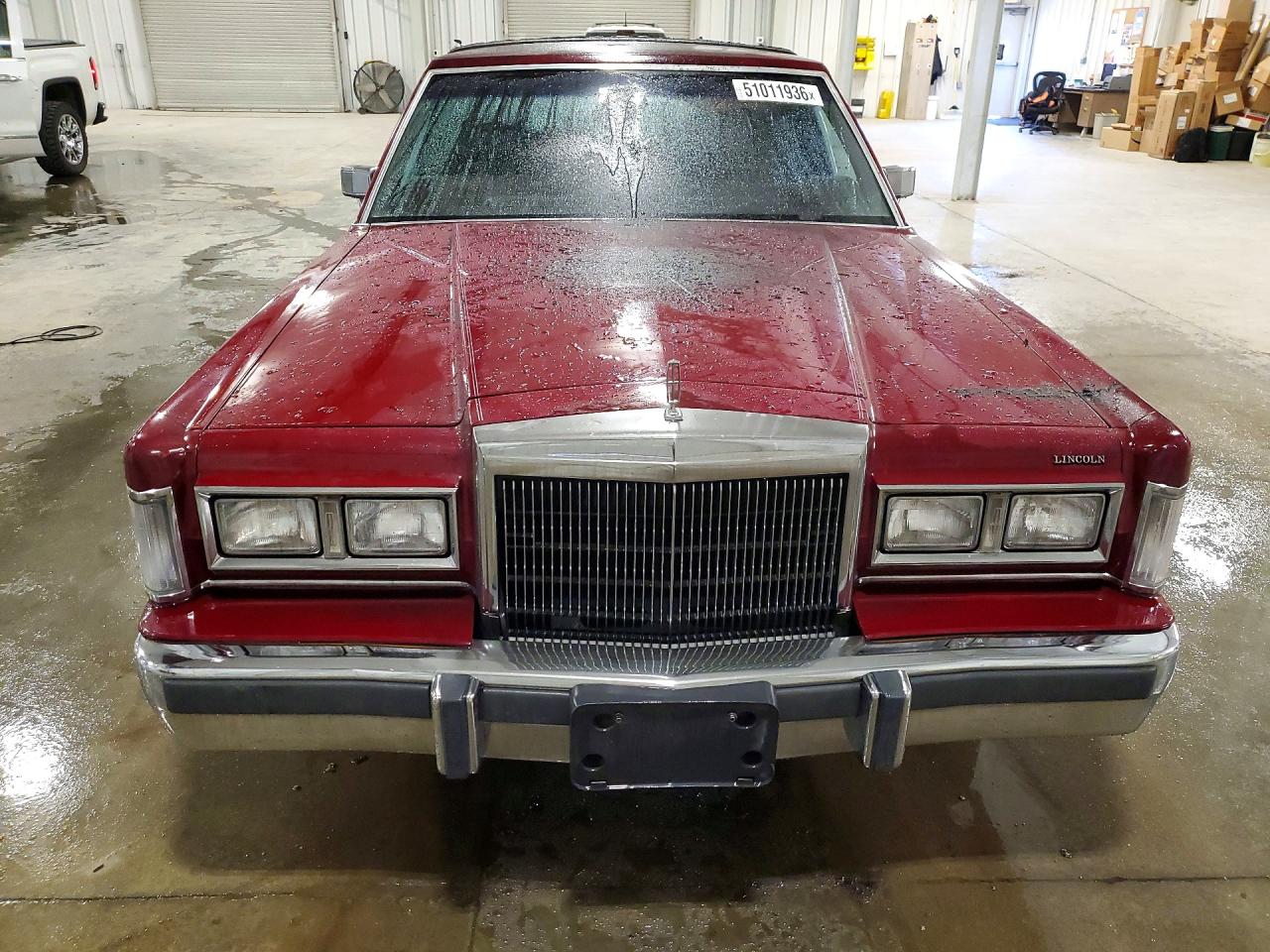 1988 LINCOLN Towncar VIN 1LNBM81F9JY842929 photo 5