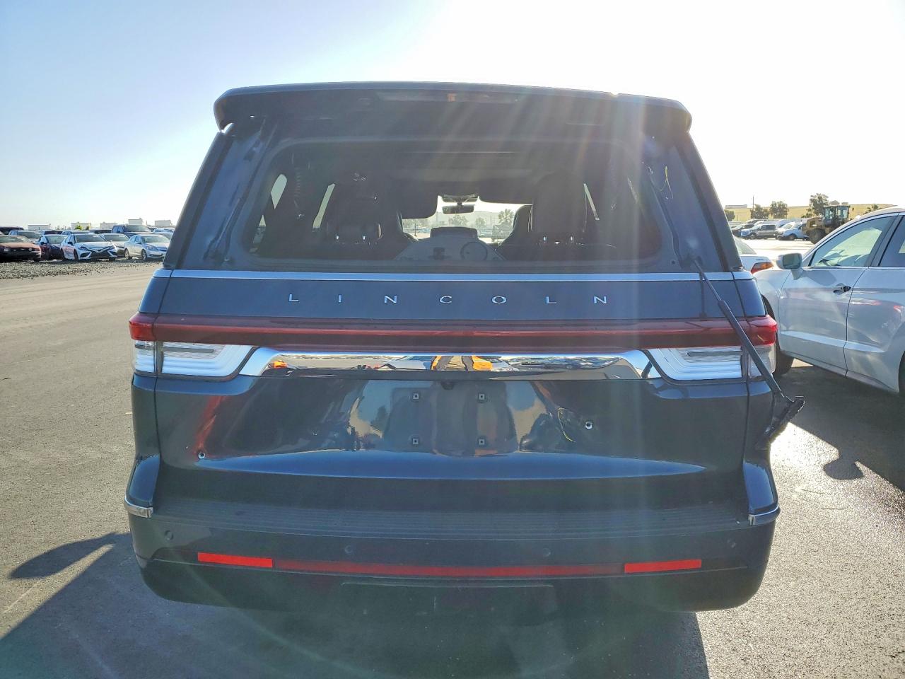 2022 Lincoln Navigator VIN 5LMJJ3LT9NEL01653 photo 6