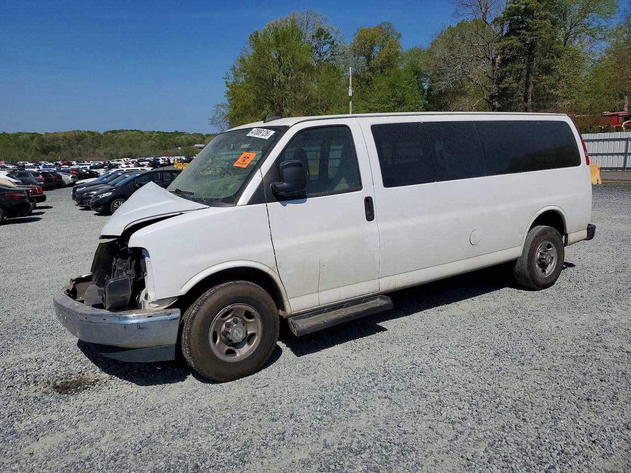 2020 Chevrolet Express VIN 1GAZGPFG3L1172269 photo 1