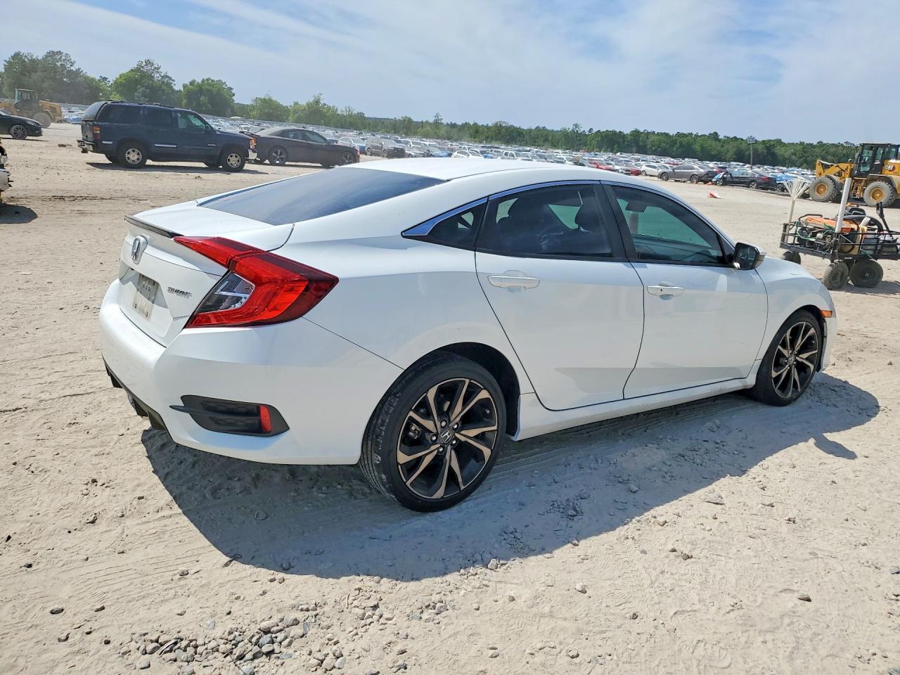 2021 Honda Civic VIN 19XFC2F84ME003216 photo 3
