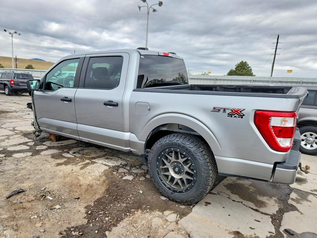 2023 Ford F150 VIN 1FTFW1E54PKG20772 photo 2