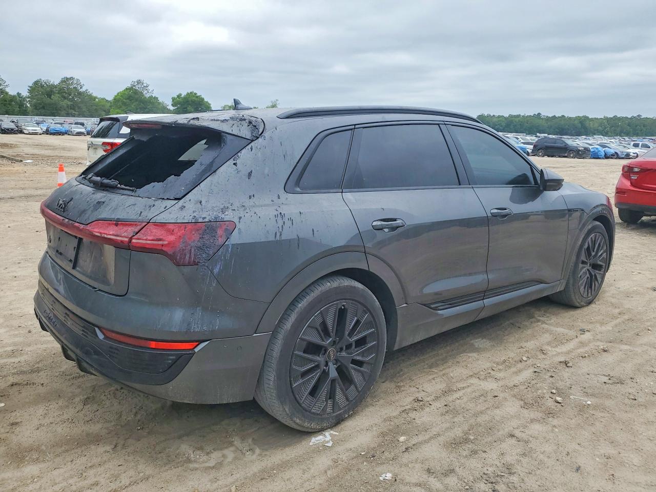 2024 Audi Q8 e-tron VIN WA16AAGEXRB012389 photo 3