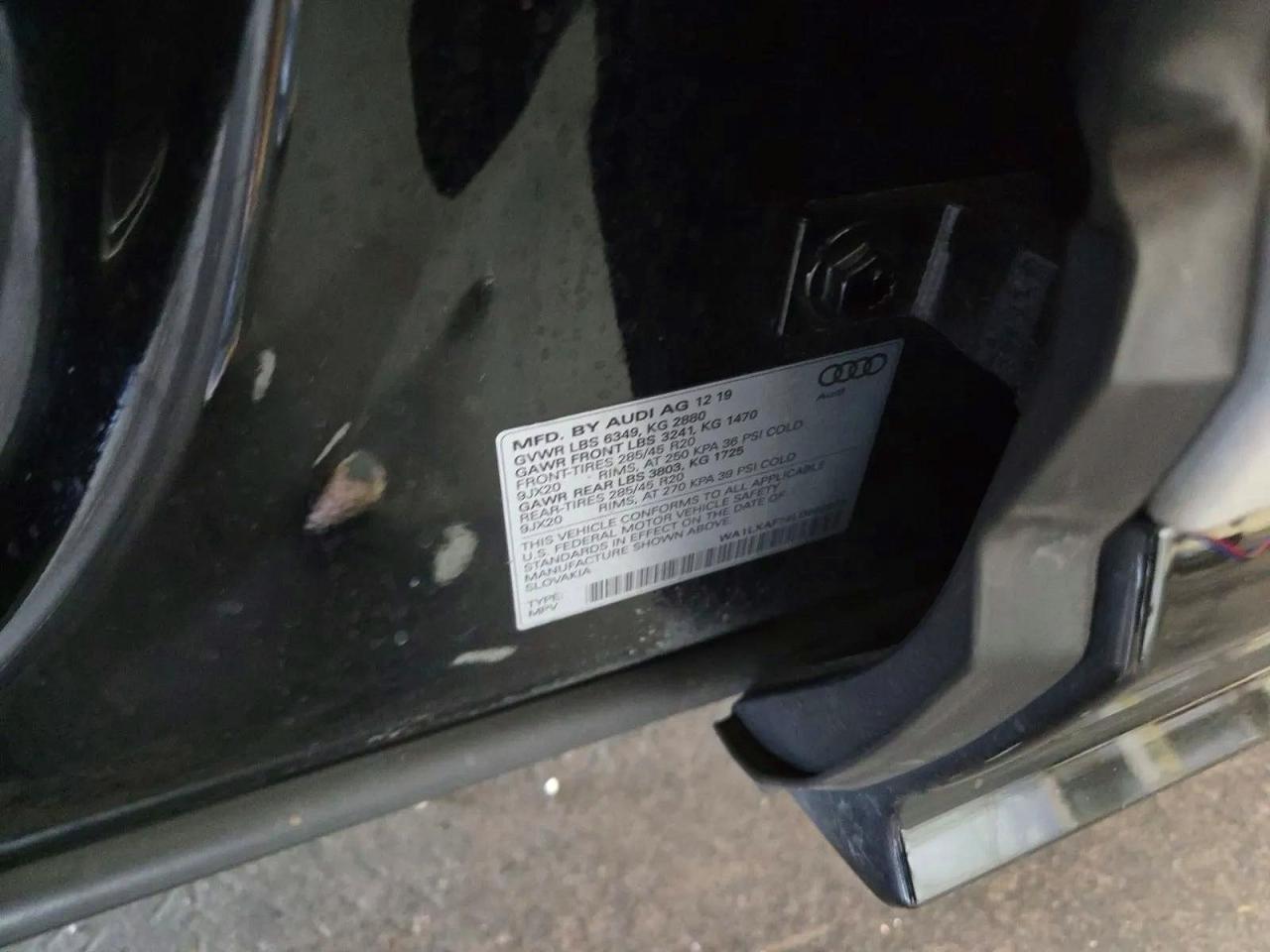 2020 Audi Q7 VIN WA1LXAF74LD002277 photo 10