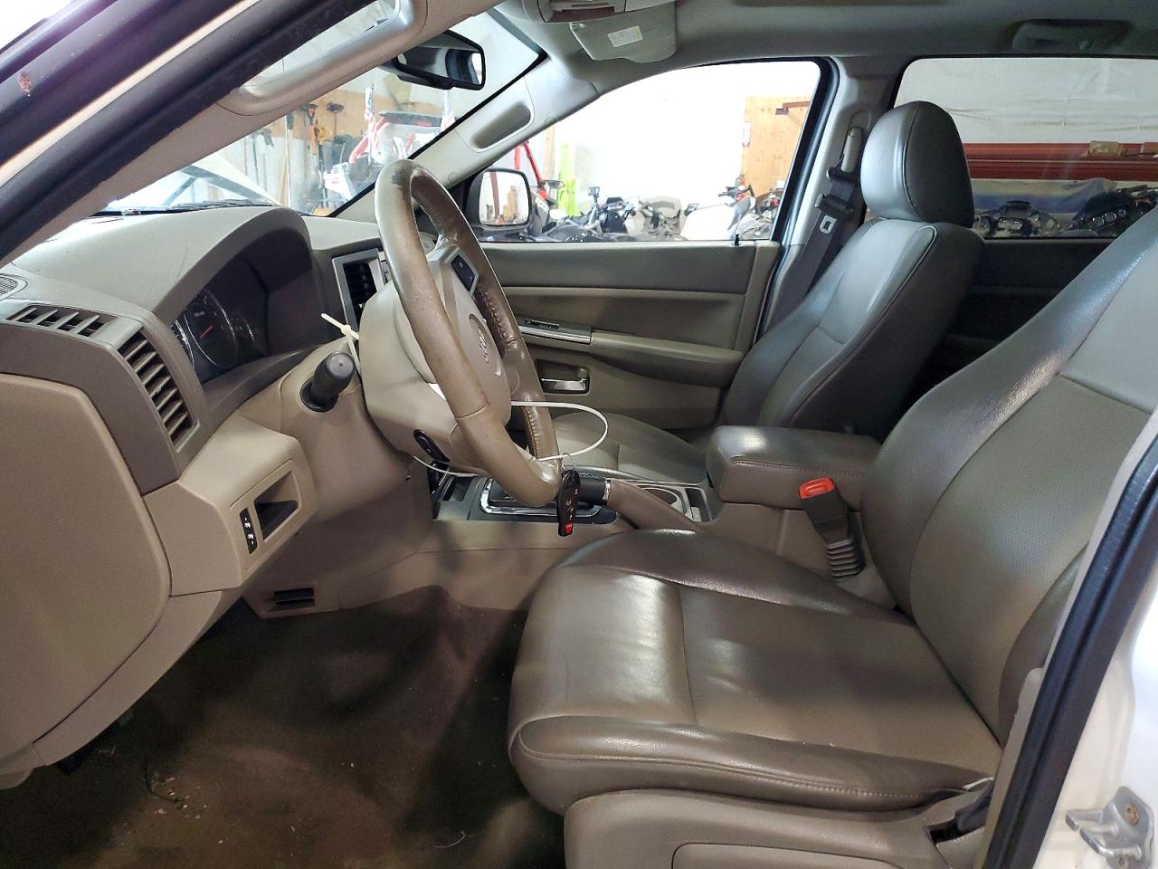 2010 JEEP Cherokee VIN 1J4PR4GK7AC148983 photo 7