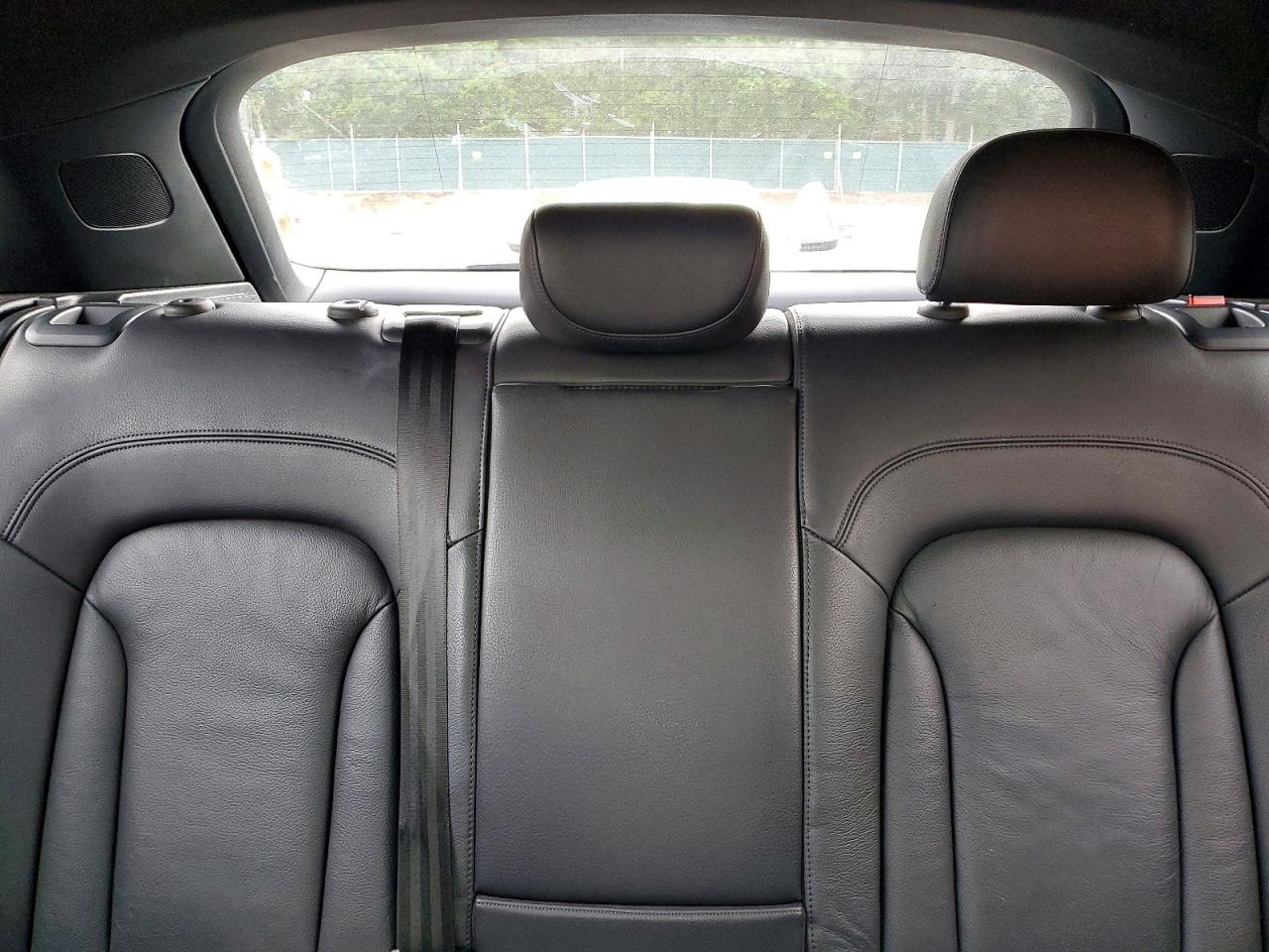 2015 Audi Q3 VIN WA1GFCFS1FR007898 photo 10