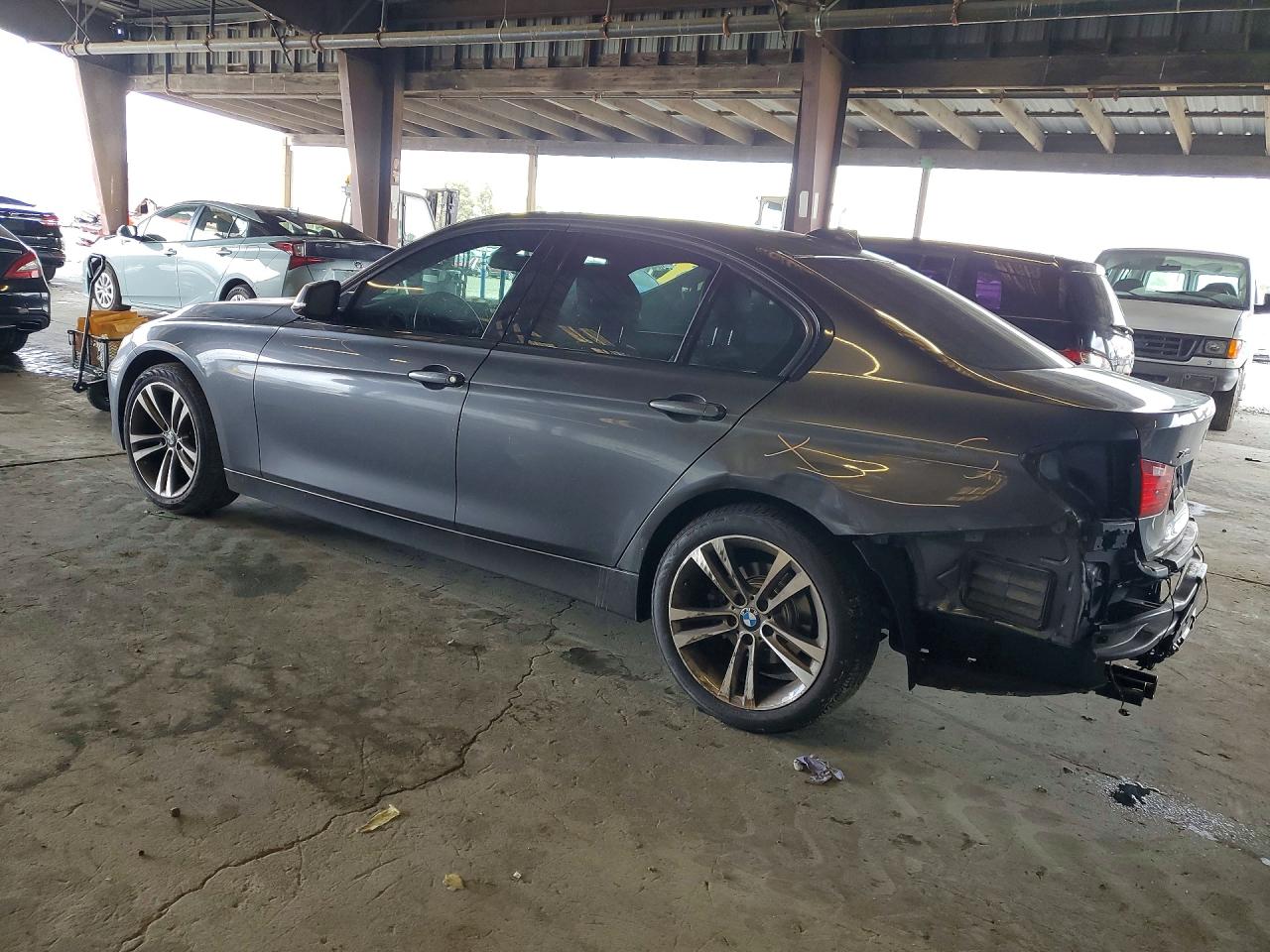 2013 BMW 3 series VIN WBA3B3C5XDF543436 photo 2