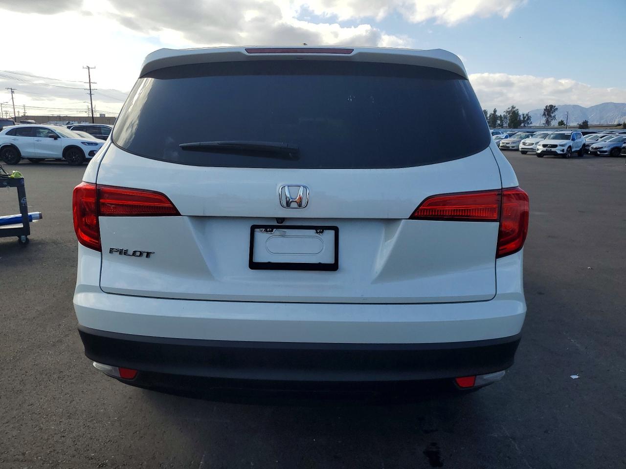 2018 Pilot VIN 5FNYF5H34JB027430 photo 6