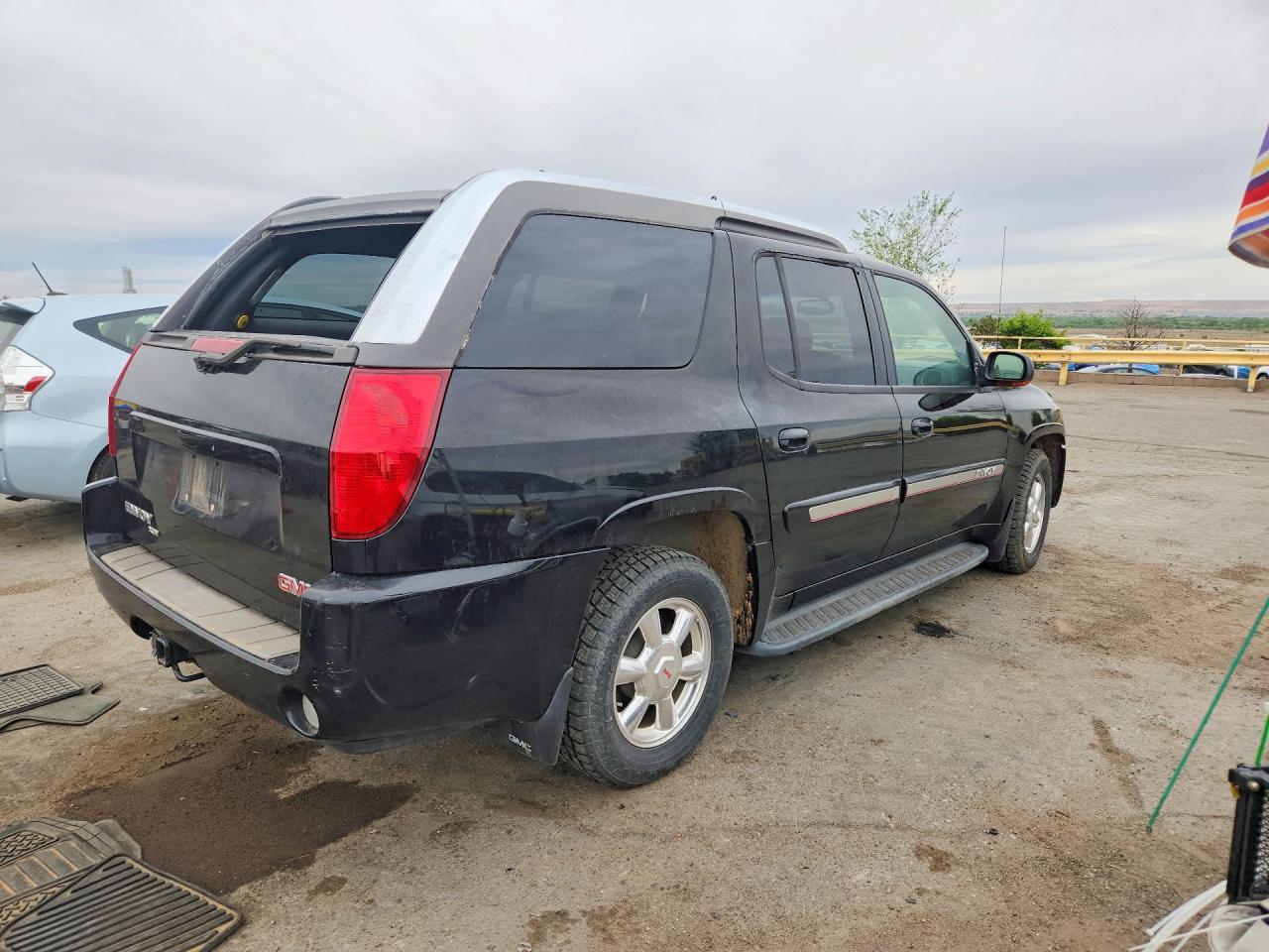 2004 GMC Envoy VIN 1GKES12S546168017 photo 3