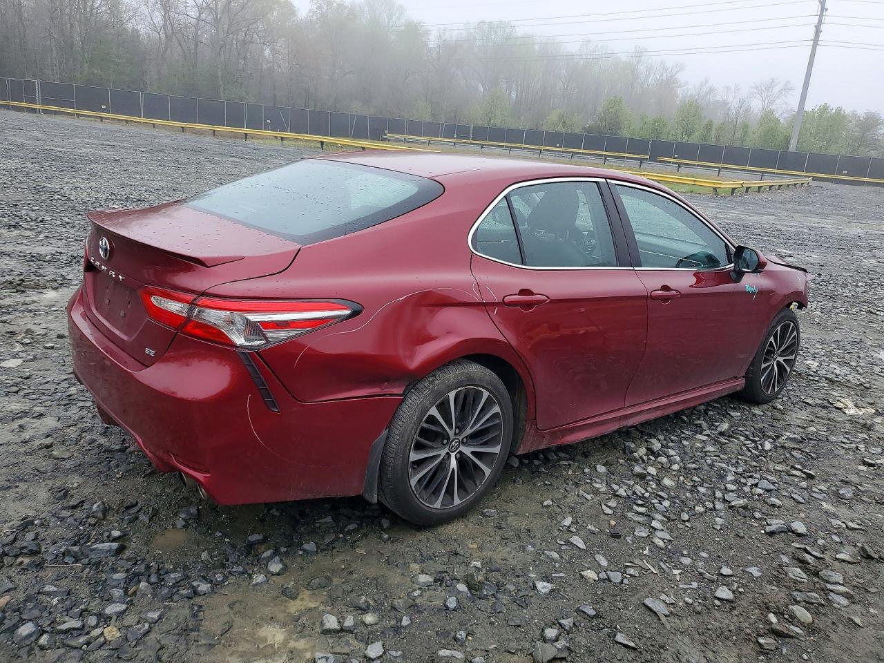 2018 Toyota Camry VIN 4T1B11HK2JU607069 photo 3