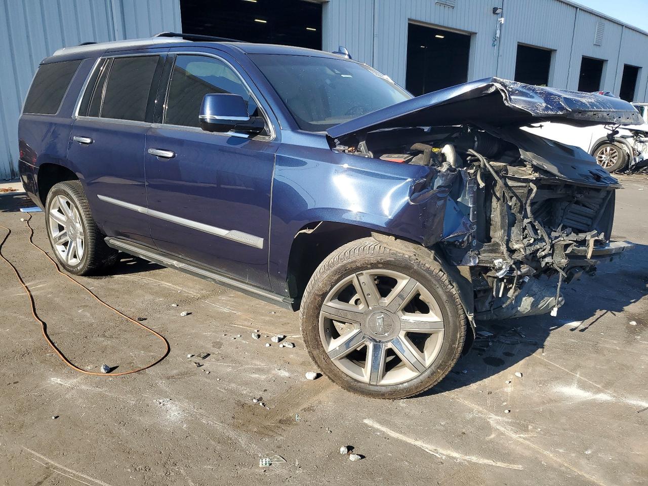 2017 Cadillac Escalade VIN 1GYS4CKJ5HR168092 photo 4