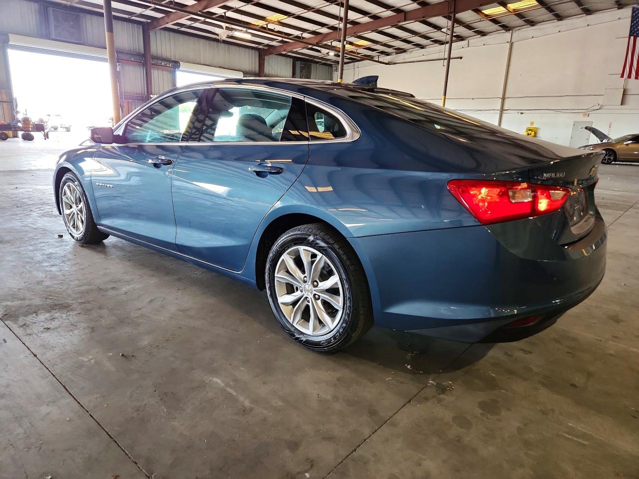 2025 Chevrolet Malibu VIN 1G1ZD5ST4SF119646 photo 2