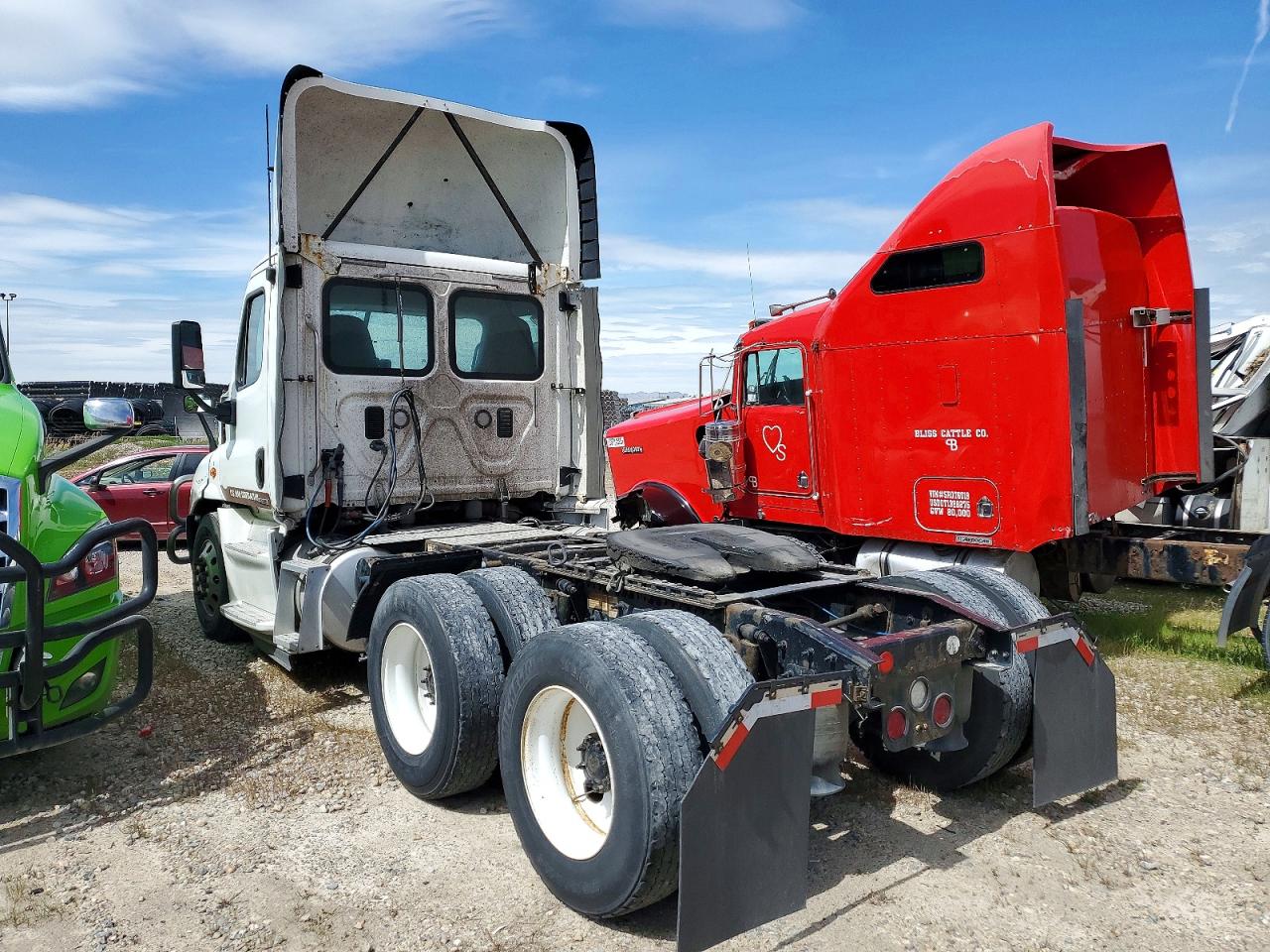 2016 FREIGHTLINER All other VIN 3AKJGBDV9GDGX2136 photo 3