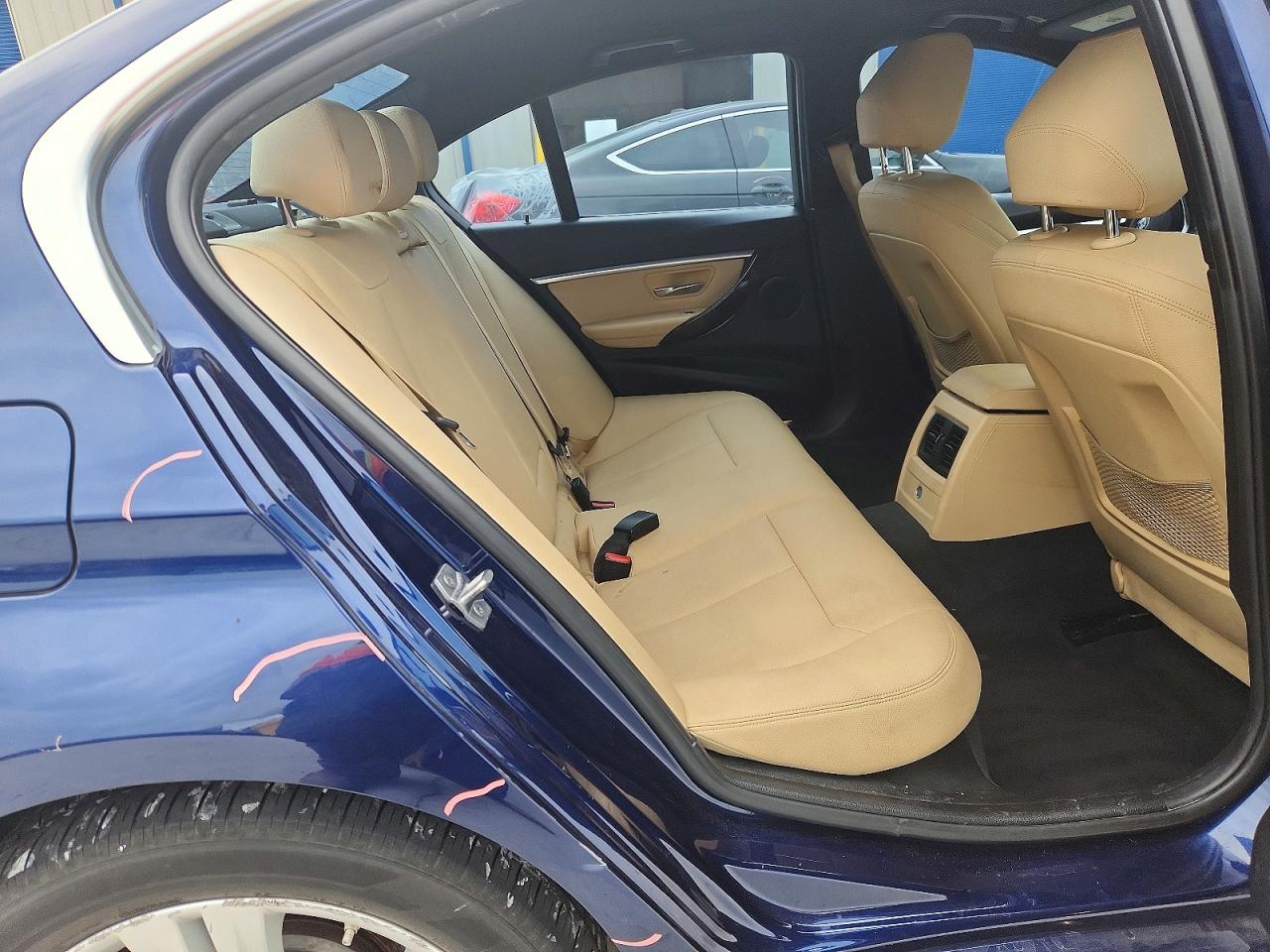 2018 BMW 3 series VIN WBA8B9G58JNU57949 photo 10