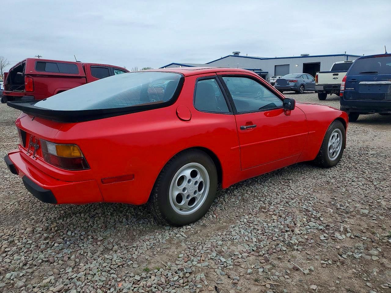 1987 Porsche 944 VIN WP0AB0946HN477387 photo 3