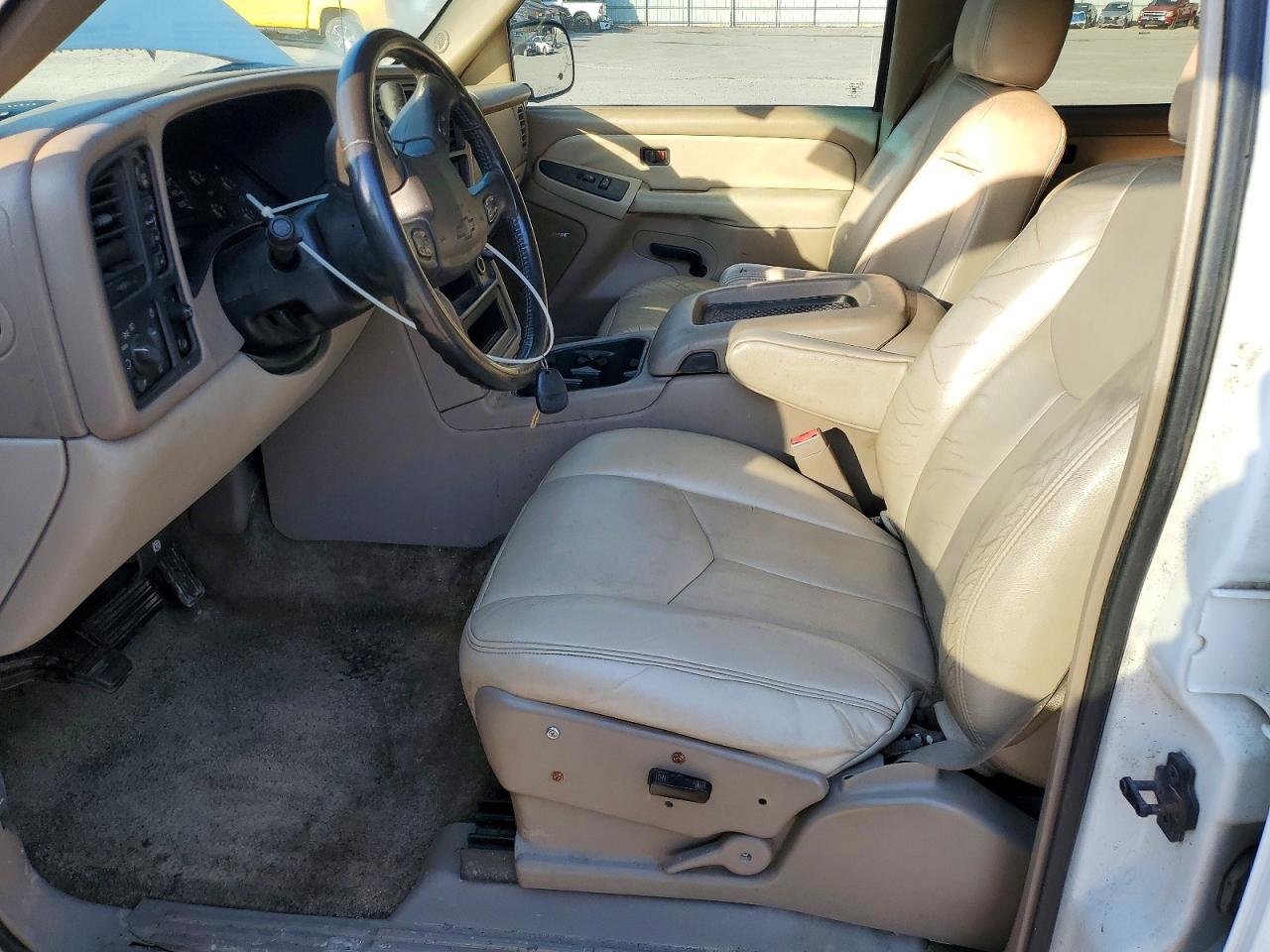 2003 Chevrolet Suburban VIN 3GNFK16Z43G140561 photo 7