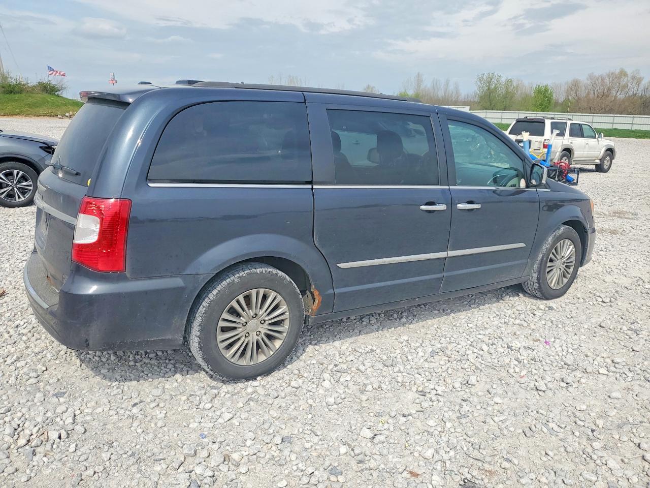 2014 Chrysler Minivan VIN 2C4RC1CG5ER346829 photo 3
