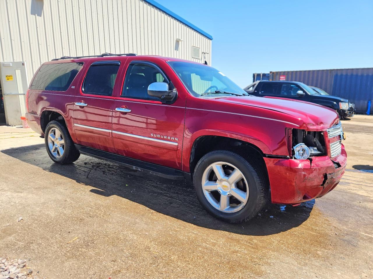 2010 Chevrolet Suburban VIN 1GNUKKE39AR278913 photo 4