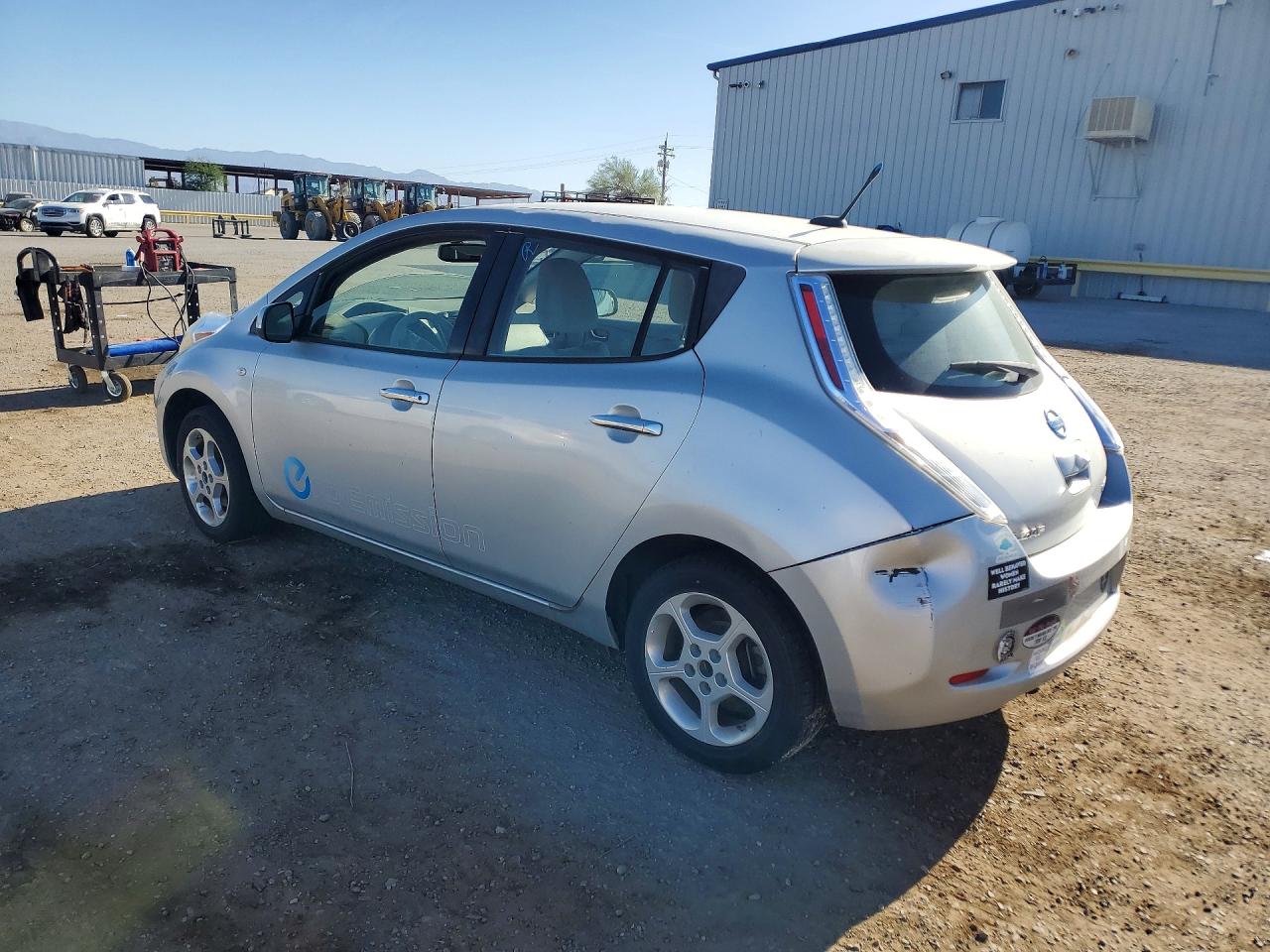 2011 Nissan Leaf VIN JN1AZ0CP6BT000298 photo 2