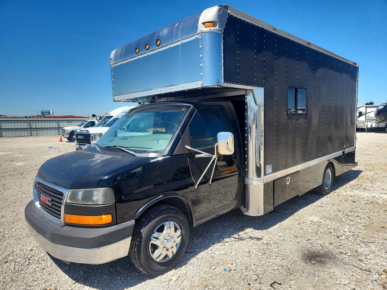 2004 GMC Savana VIN 1GDJG31U641180843 photo 1