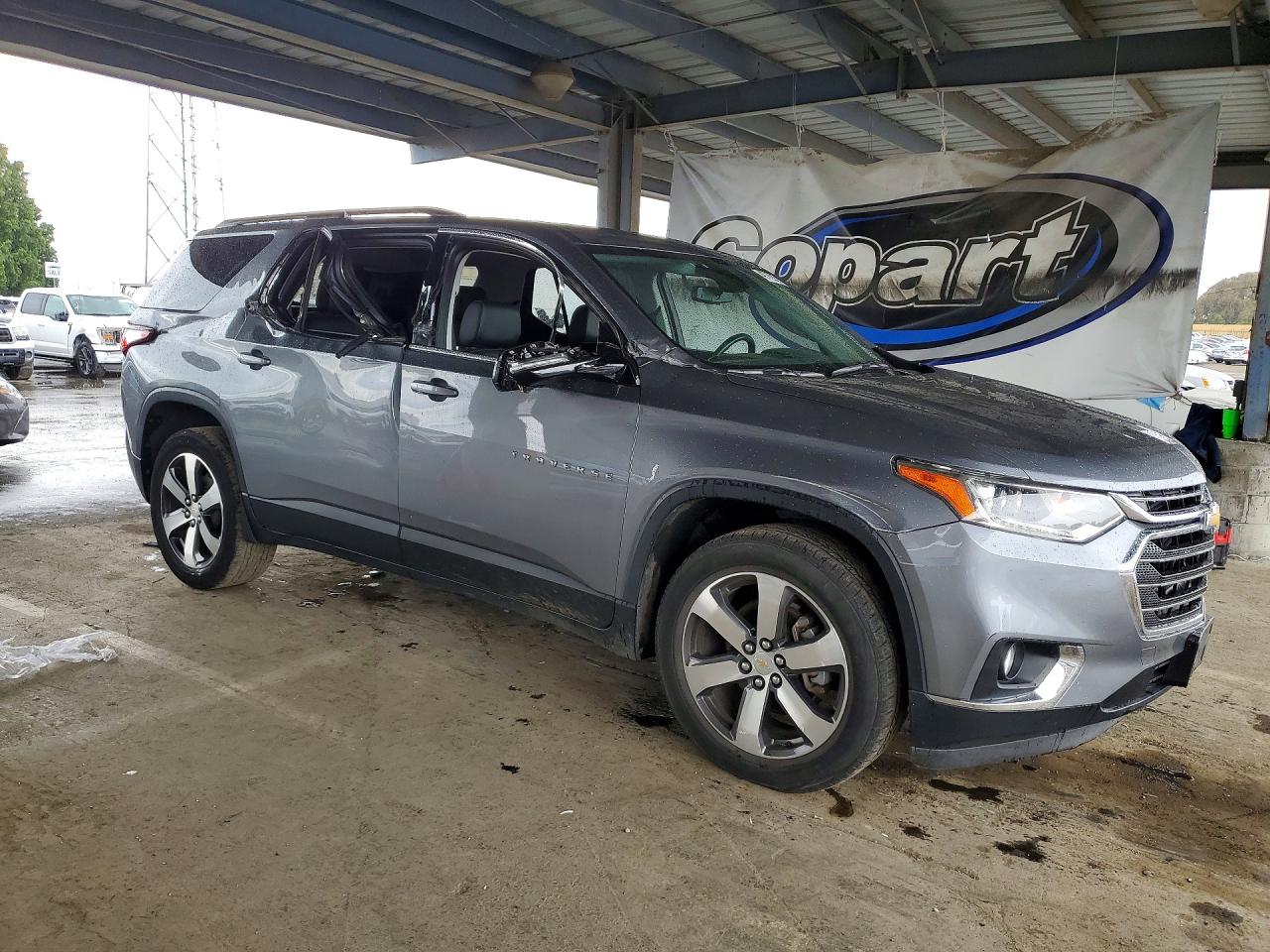 2019 Chevrolet Traverse VIN 1GNEVHKW4KJ255973 photo 4