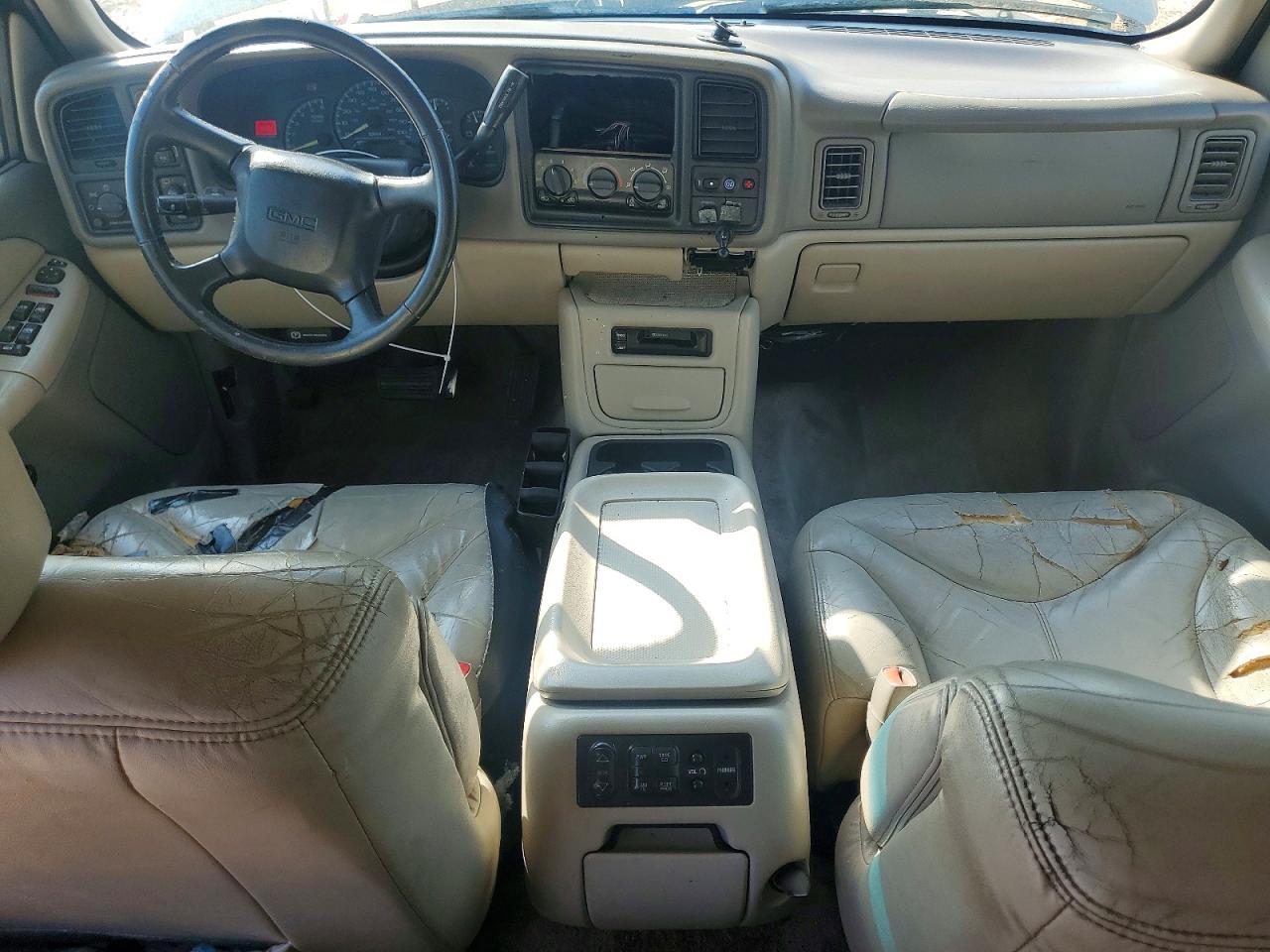 2000 GMC Yukon VIN 3GKFK16T8YG139963 photo 8
