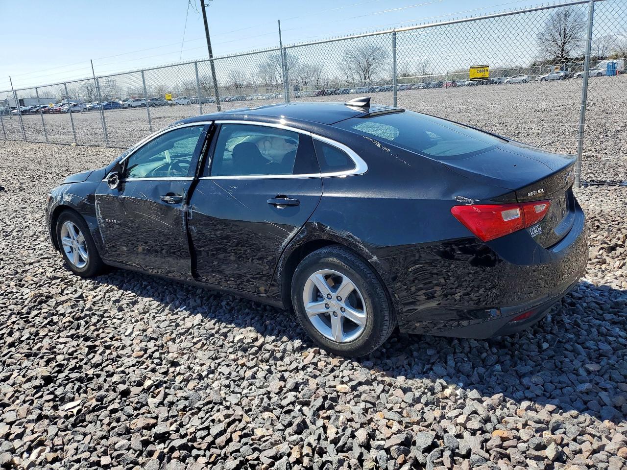 2025 Chevrolet Malibu VIN 1G1ZB5ST7SF112048 photo 2