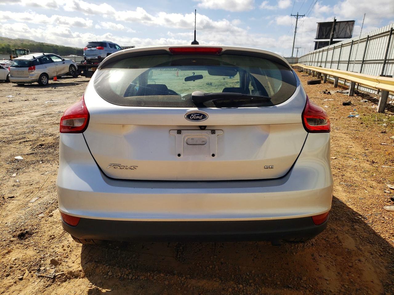 2015 Ford Focus VIN 1FADP3K24FL282329 photo 6