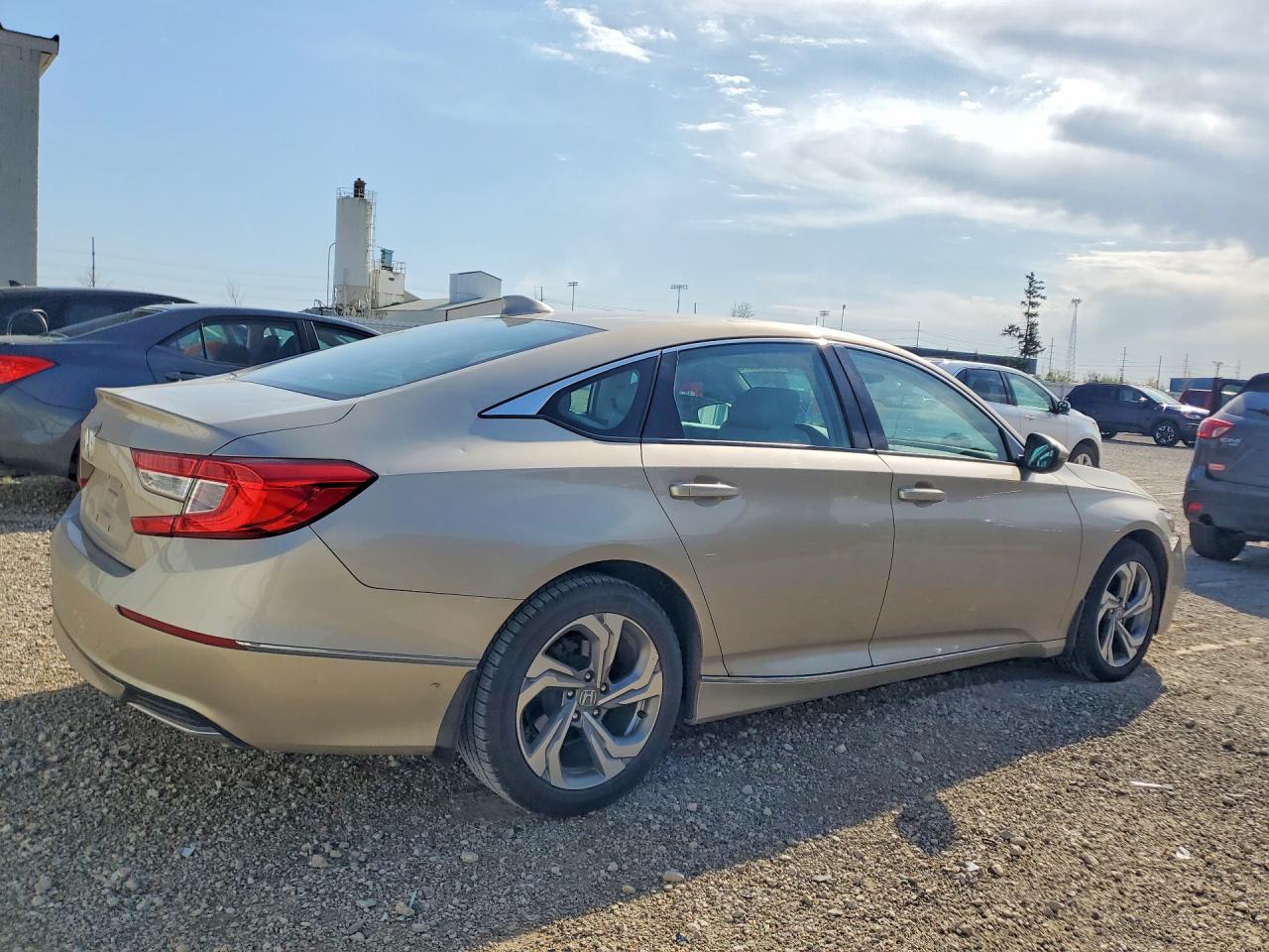 2018 Honda Accord VIN 1HGCV1F55JA191841 photo 3