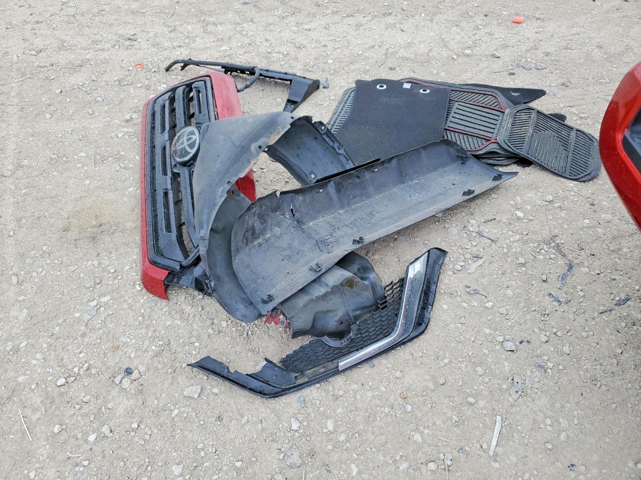 2018 Toyota Tacoma sr VIN 5TFAX5GNXJX106284 photo 12