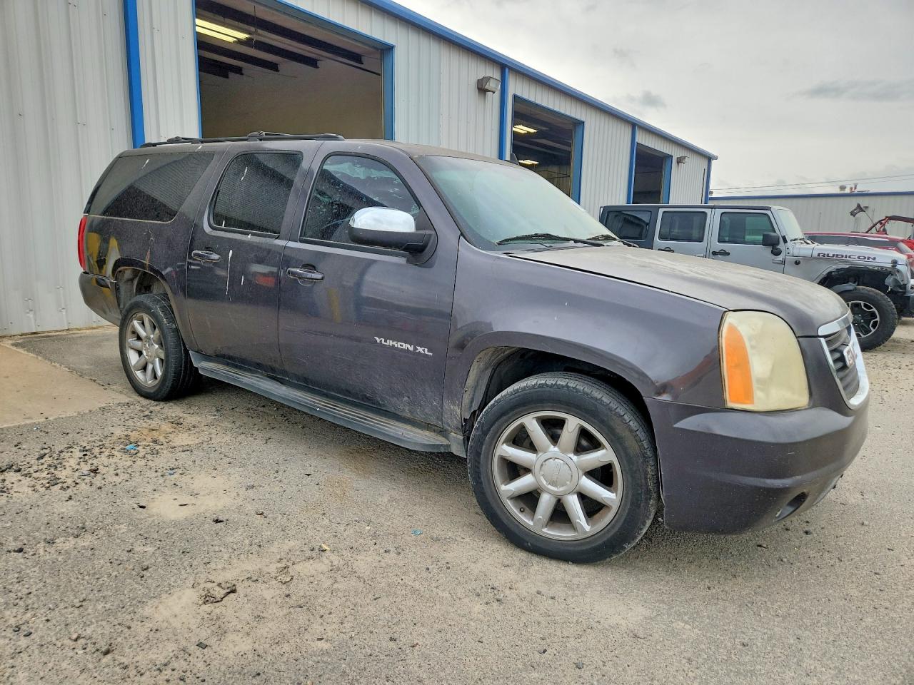 2010 GMC Yukon VIN 1GKUKKE37AR228573 photo 4