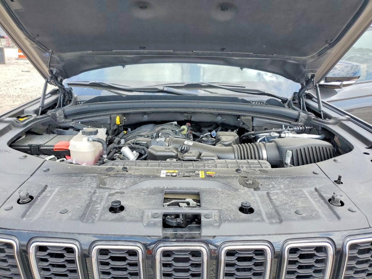 2025 Jeep Cherokee VIN 1C4RJJBG9S8724018 photo 11