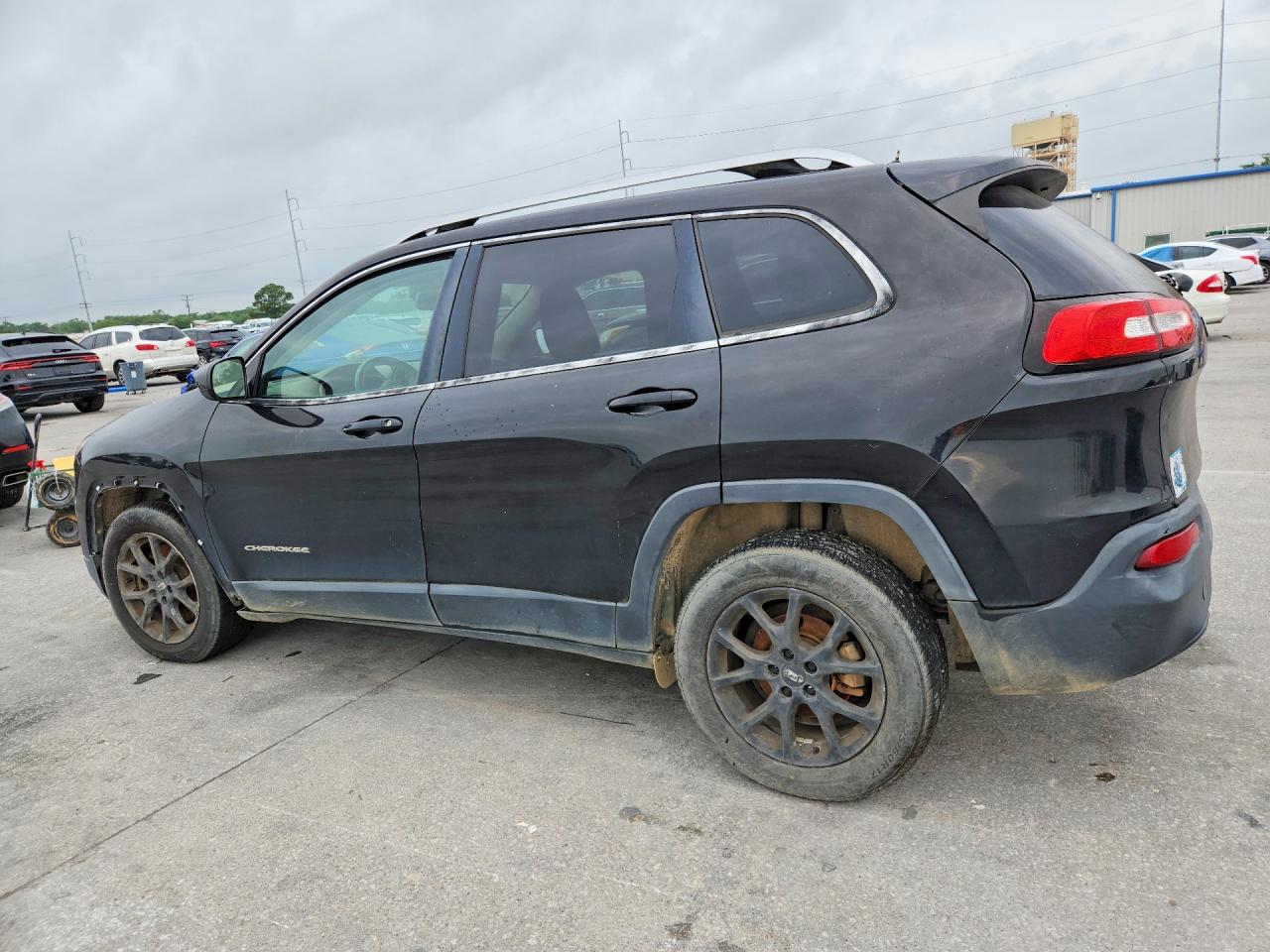 2017 Jeep Grand cher VIN 1C4PJLCB4HW574068 photo 2