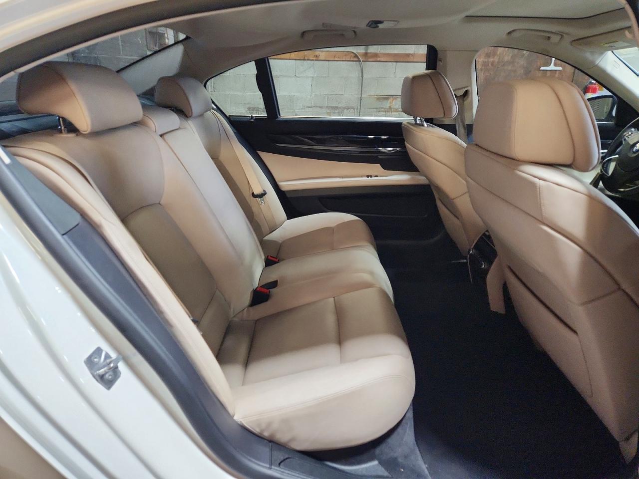 2011 BMW 7 series VIN WBAKB4C55BC573833 photo 10