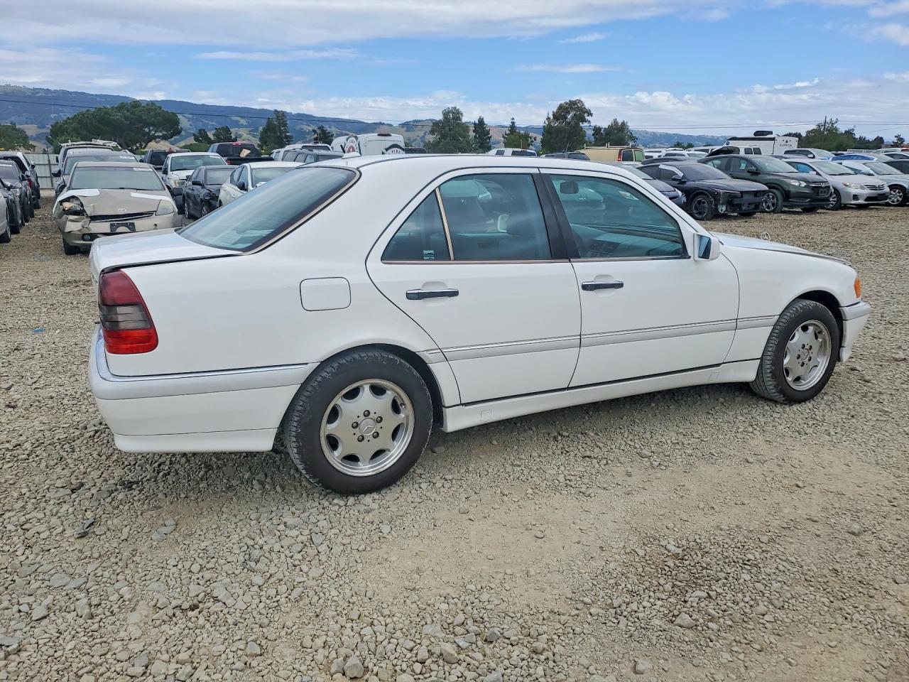2000 MERZ C230kmp/sp VIN WDBHA24G9YA837675 photo 3