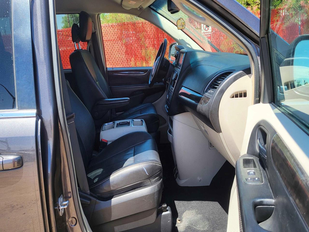 2015 Chrysler Minivan VIN 2C4RC1BG9FR716246 photo 5