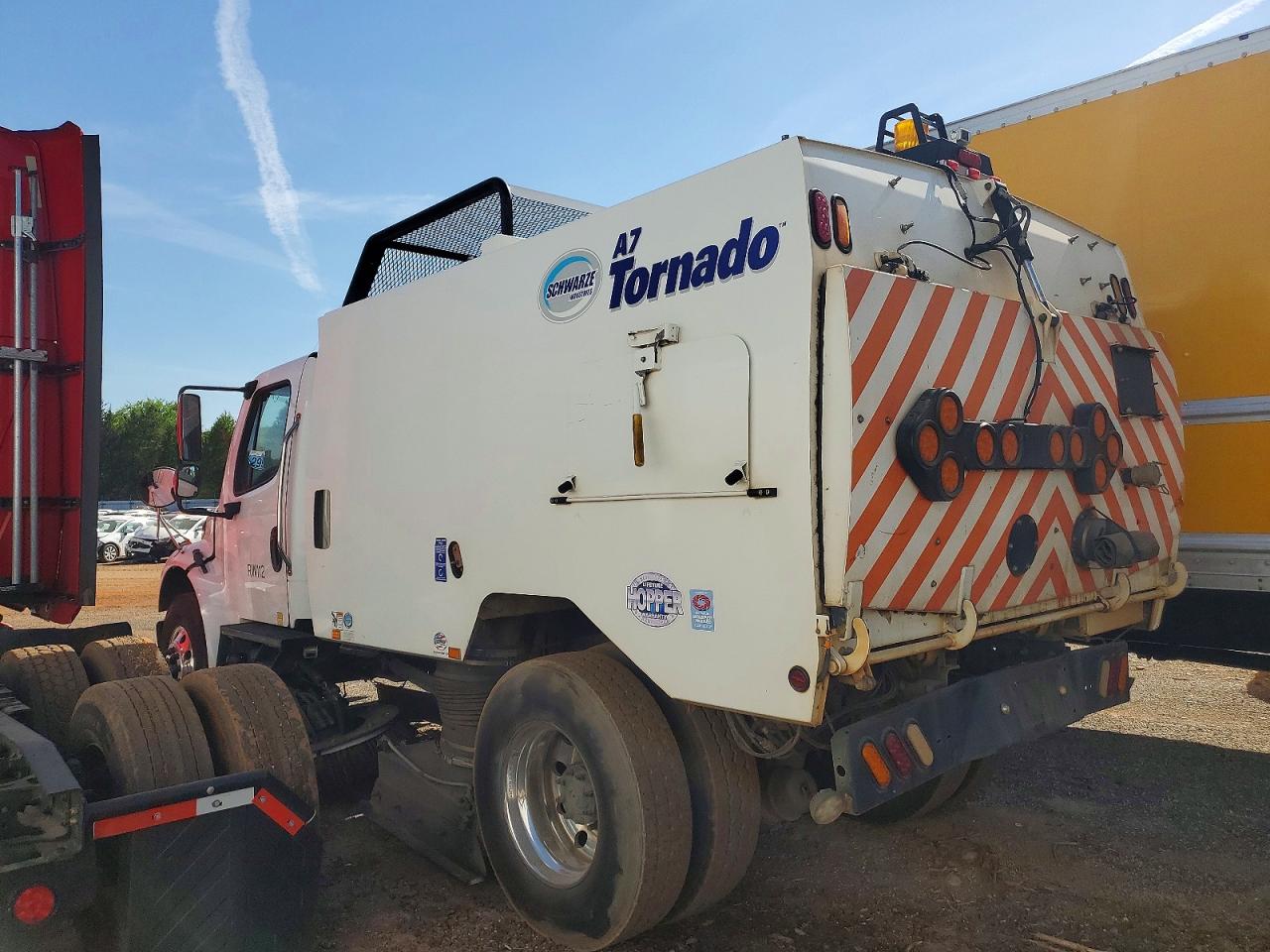 2020 FREIGHTLINER All other VIN 3ALACXFC4LDMD9915 photo 3