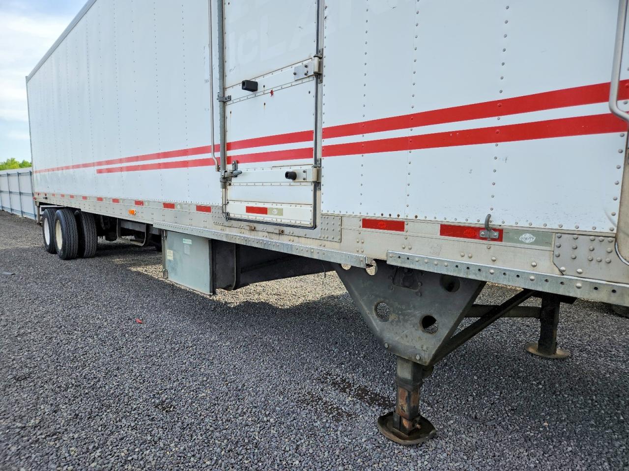 2010 UTILITY All models VIN 1UYVS2487AM833818 photo 9