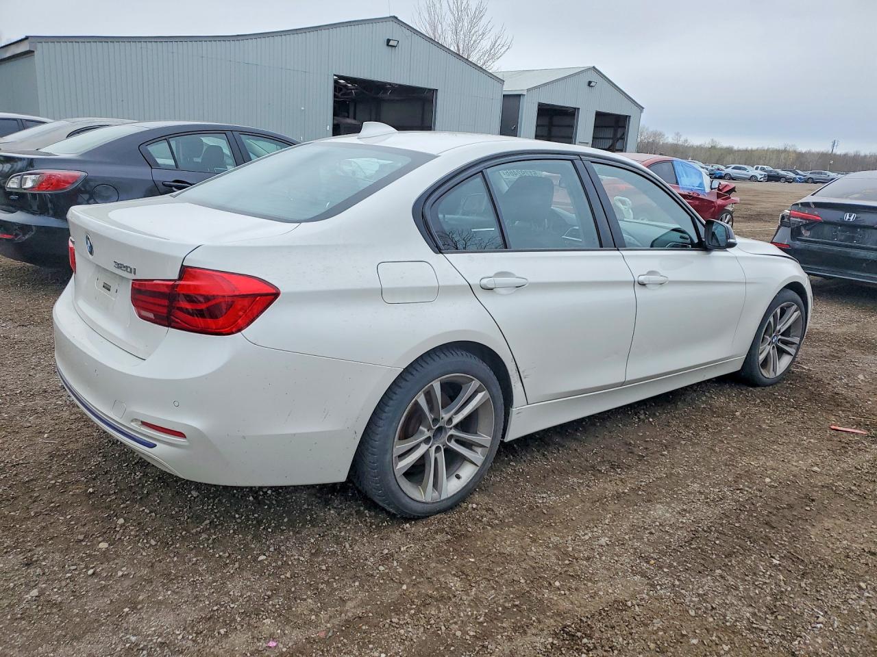 2016 BMW 3 series VIN WBA8E5G56GNT94505 photo 3