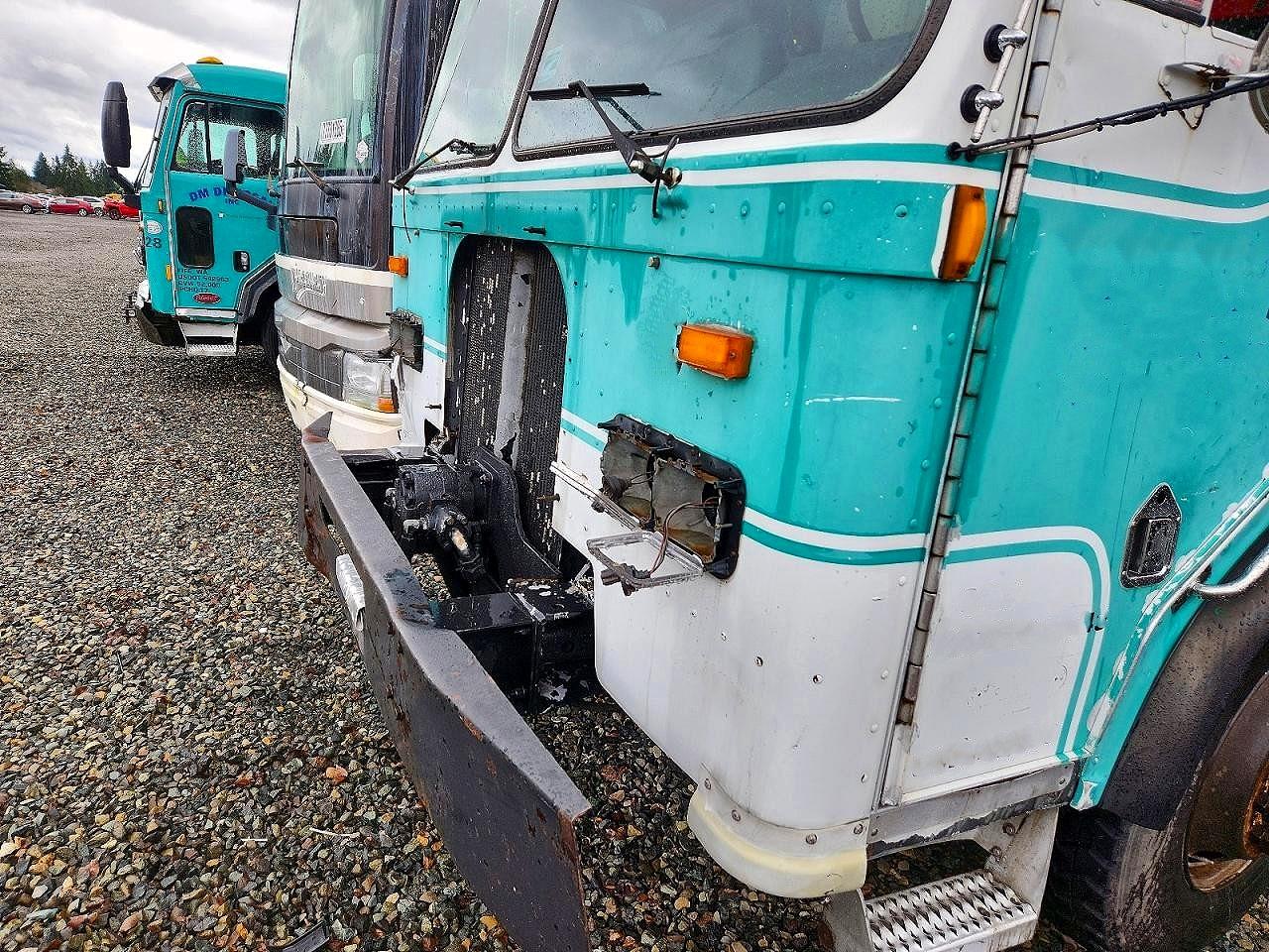 1998 PETERBILT All other VIN 1NPZH58X9WD710801 photo 9