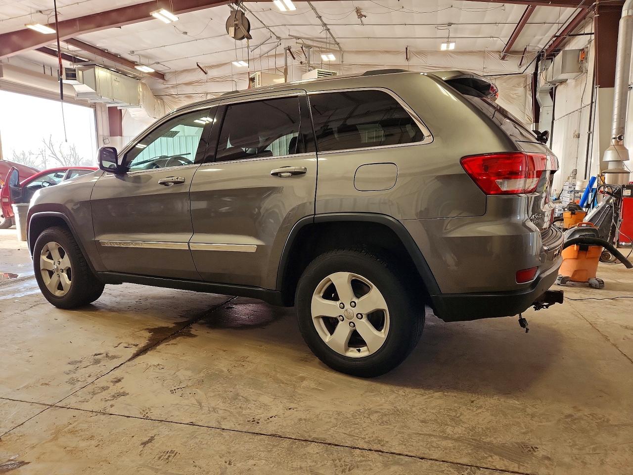 2012 Jeep Cherokee VIN 1C4RJFAG4DC544671 photo 2