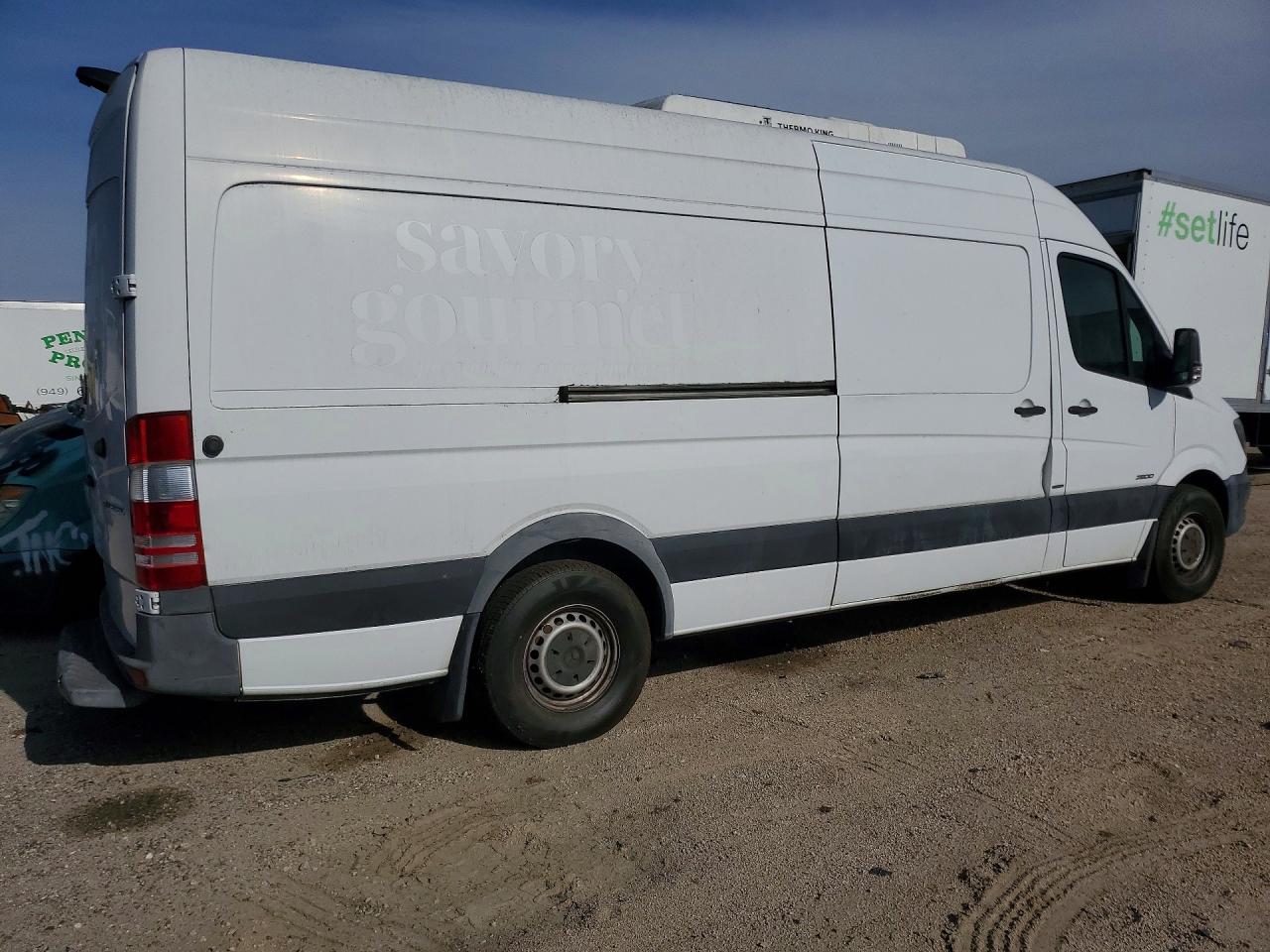 2016 Mercedes-Benz Sprinter VIN WD3PE8CD4GP330085 photo 3