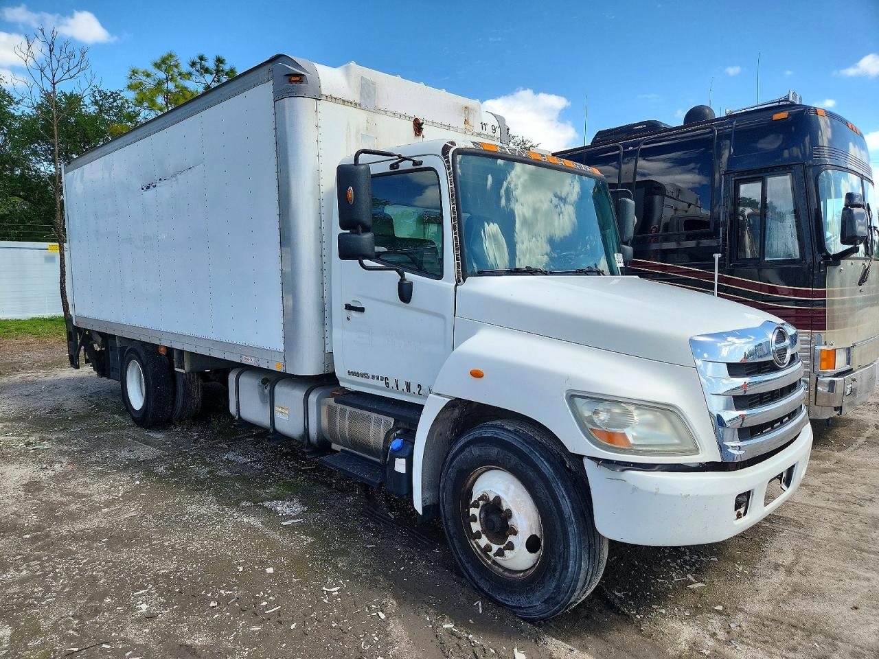 2013 HINO All other VIN 5PVNE8JP2D4S50596 photo 1