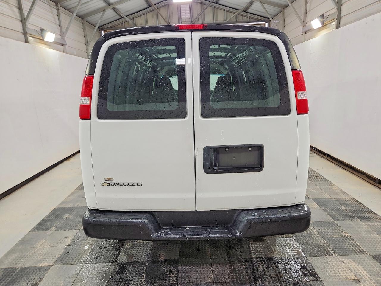 2021 Chevrolet Express VIN 1GCWGAFP8M1207509 photo 6