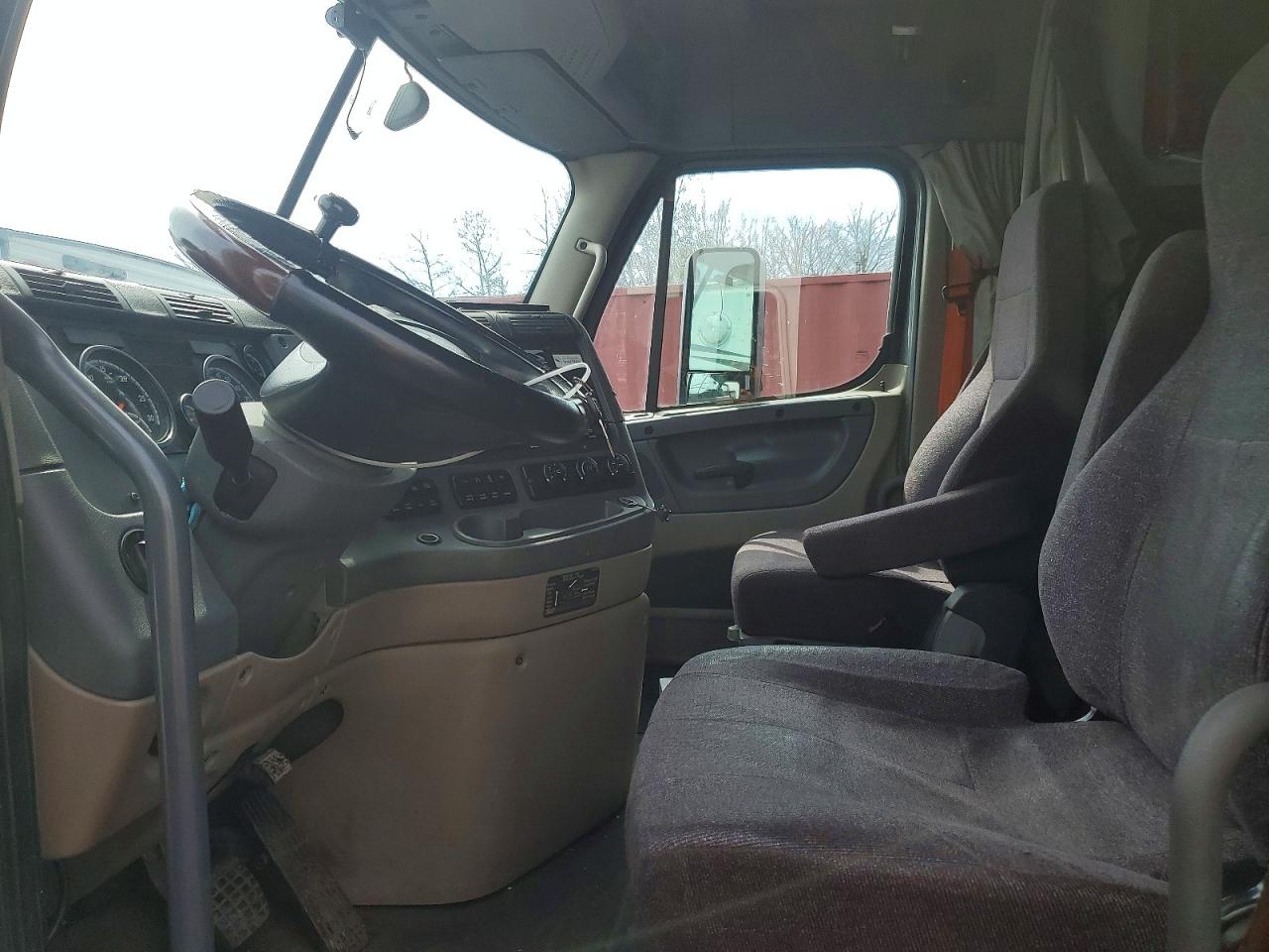 2018 FREIGHTLINER All other VIN 1FUJGLDRXJLJK3369 photo 5