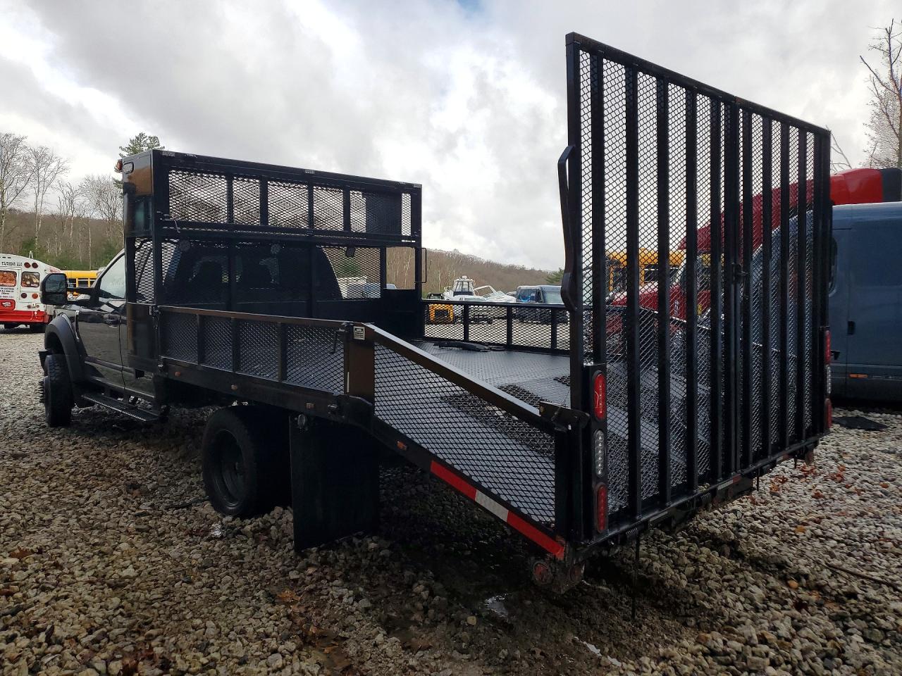 2018 Ford F550 VIN 1FD0X5HY6JEC70479 photo 2